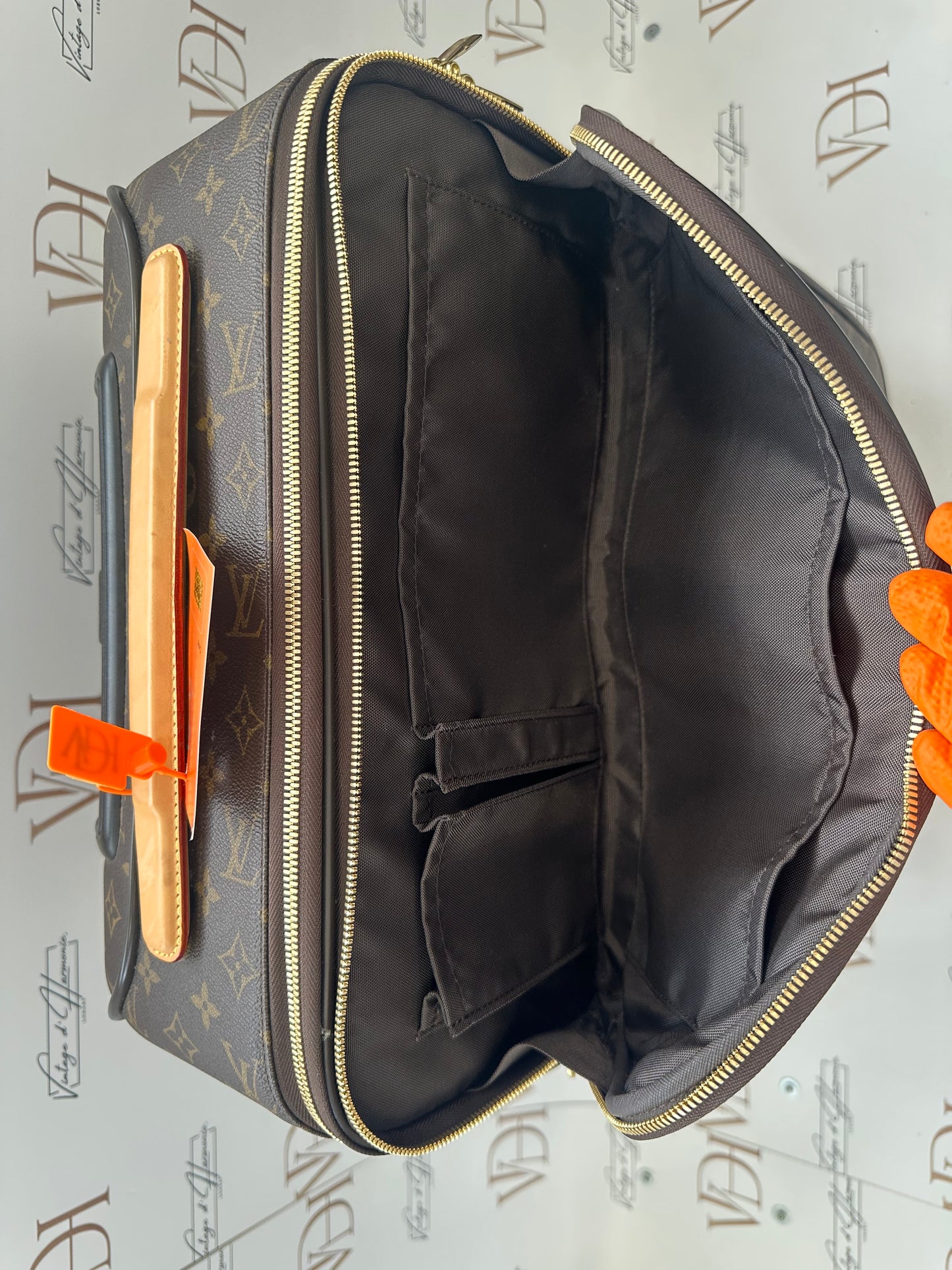 016886 - Louis Vuitton Trolley