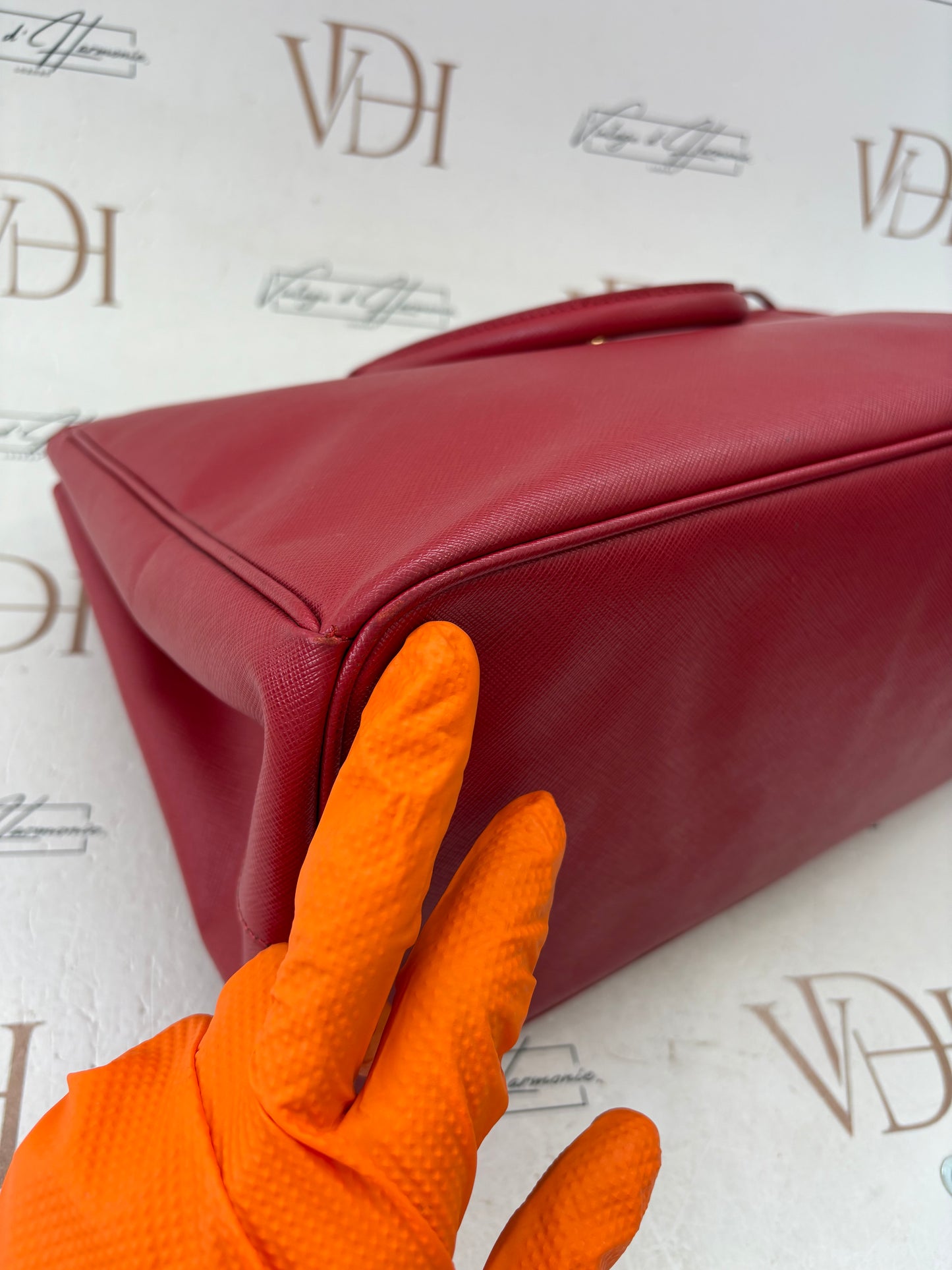 384300 - Prada Galleria Red