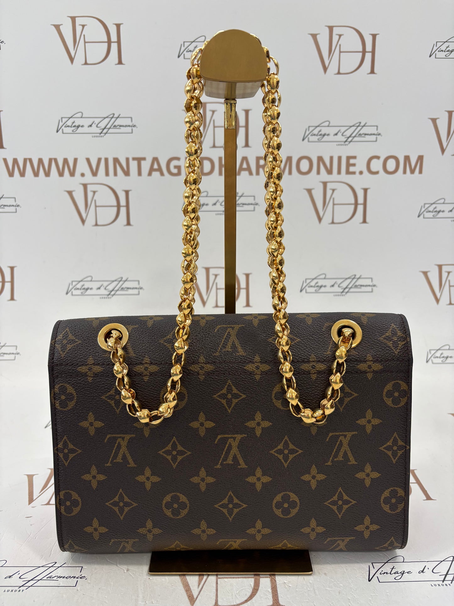 383845 - Louis Vuitton Victoire