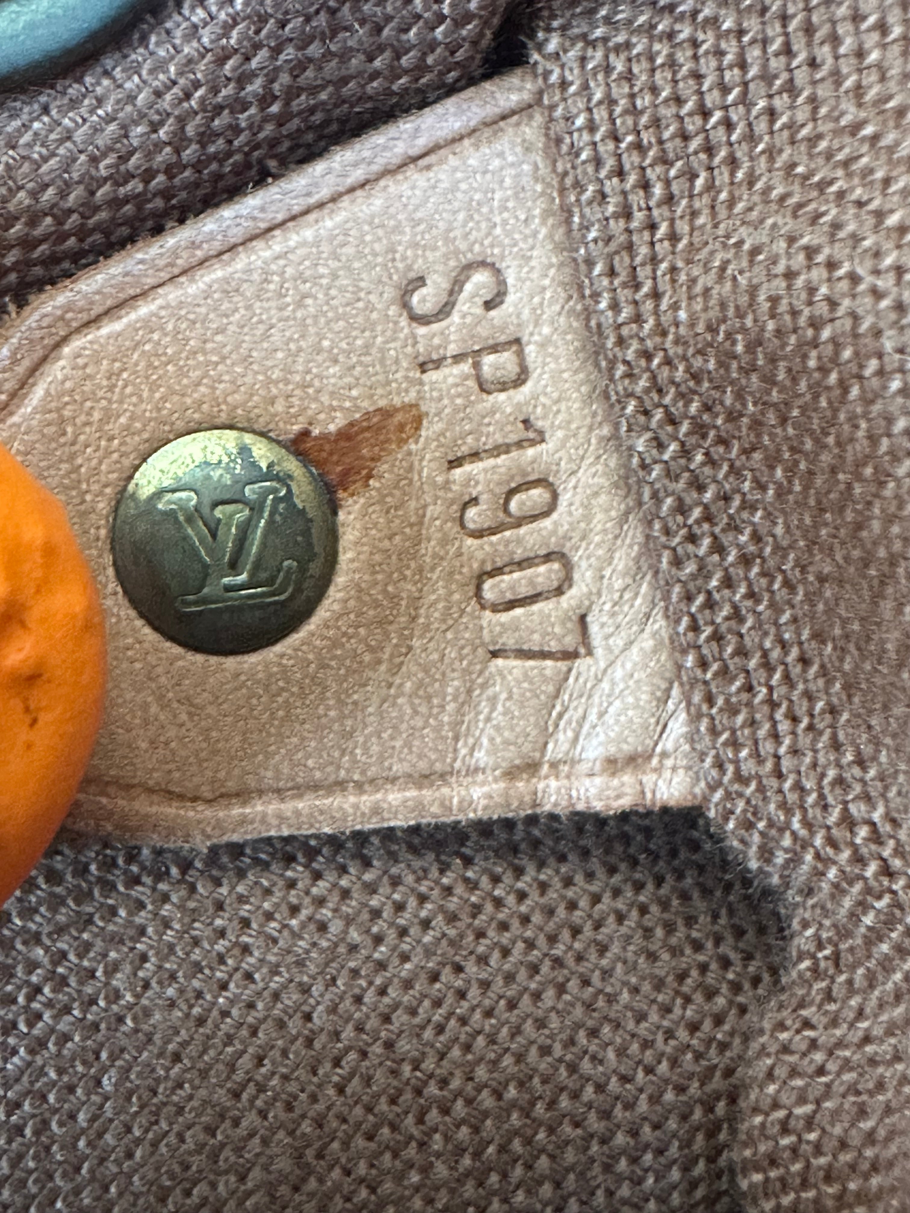 Louis Vuitton Montsouris MM