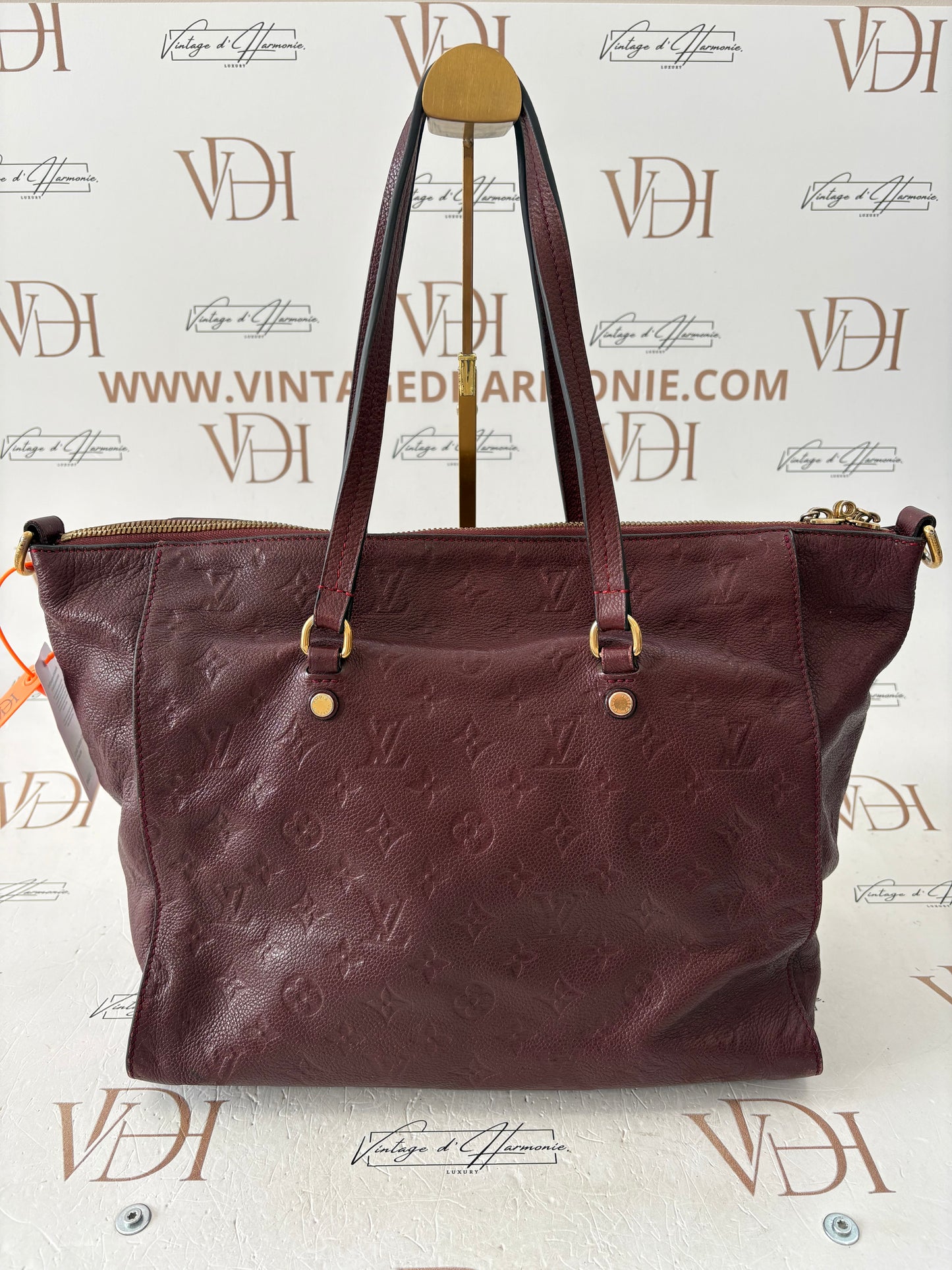 384012 - Louis Vuitton Lumineuse