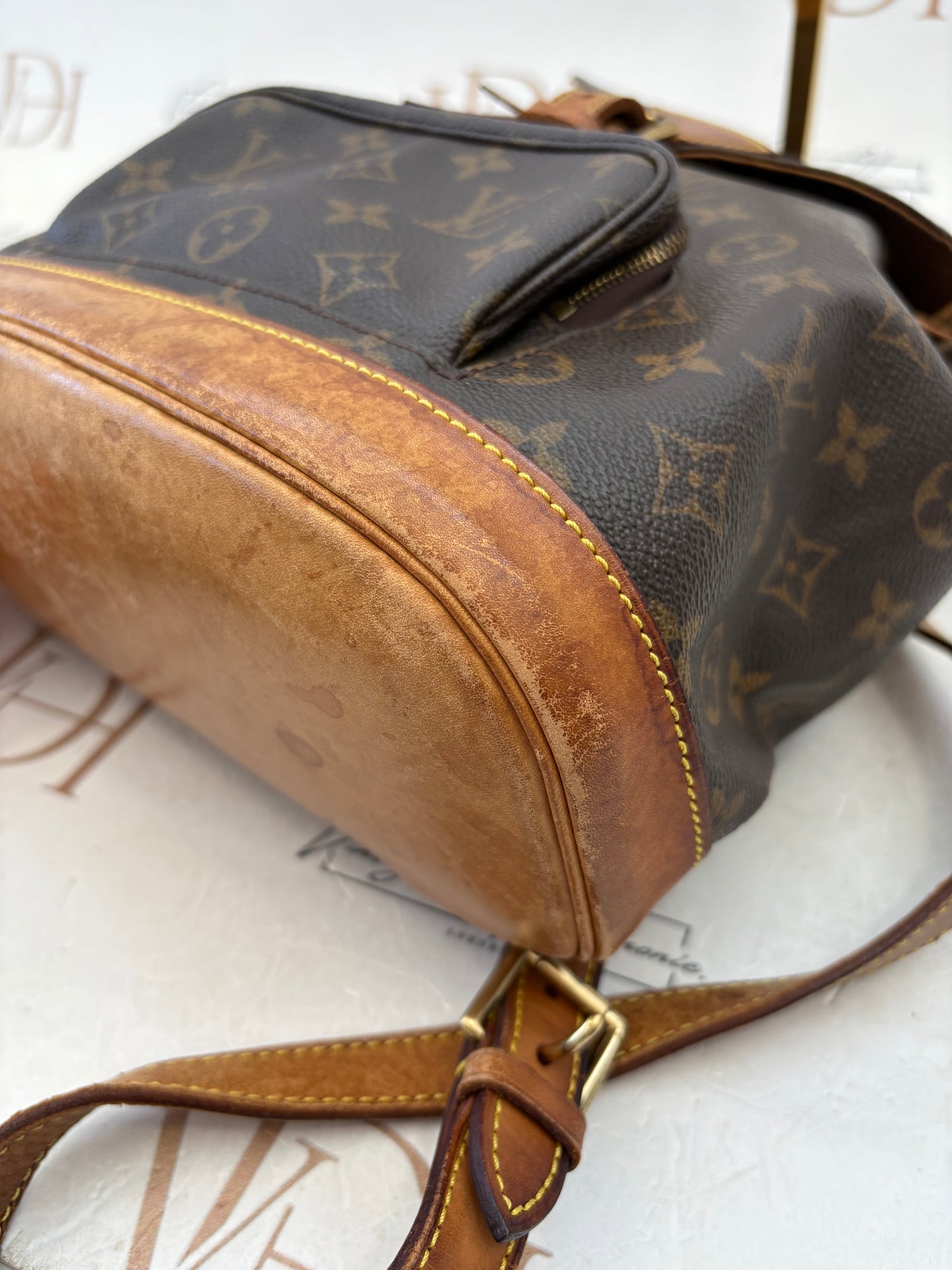 016951 - Louis Vuitton Montsouris MM
