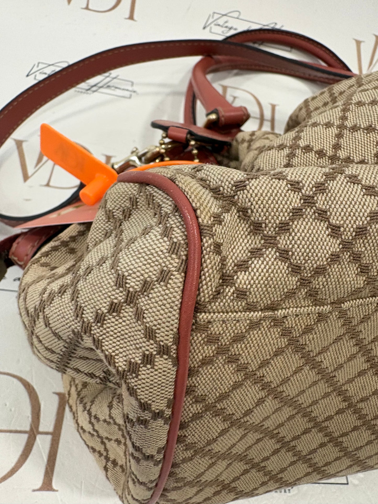383092 - Gucci Sukey