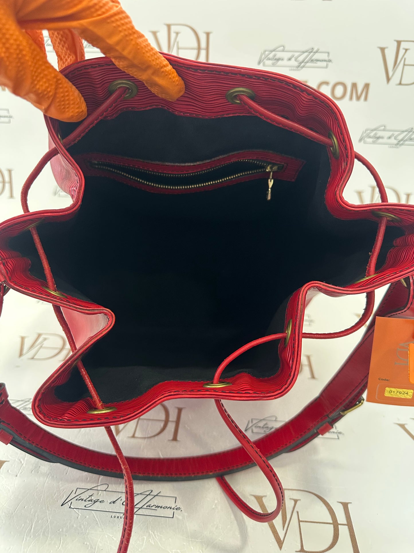 017924 - Louis Vuitton Red Epi
