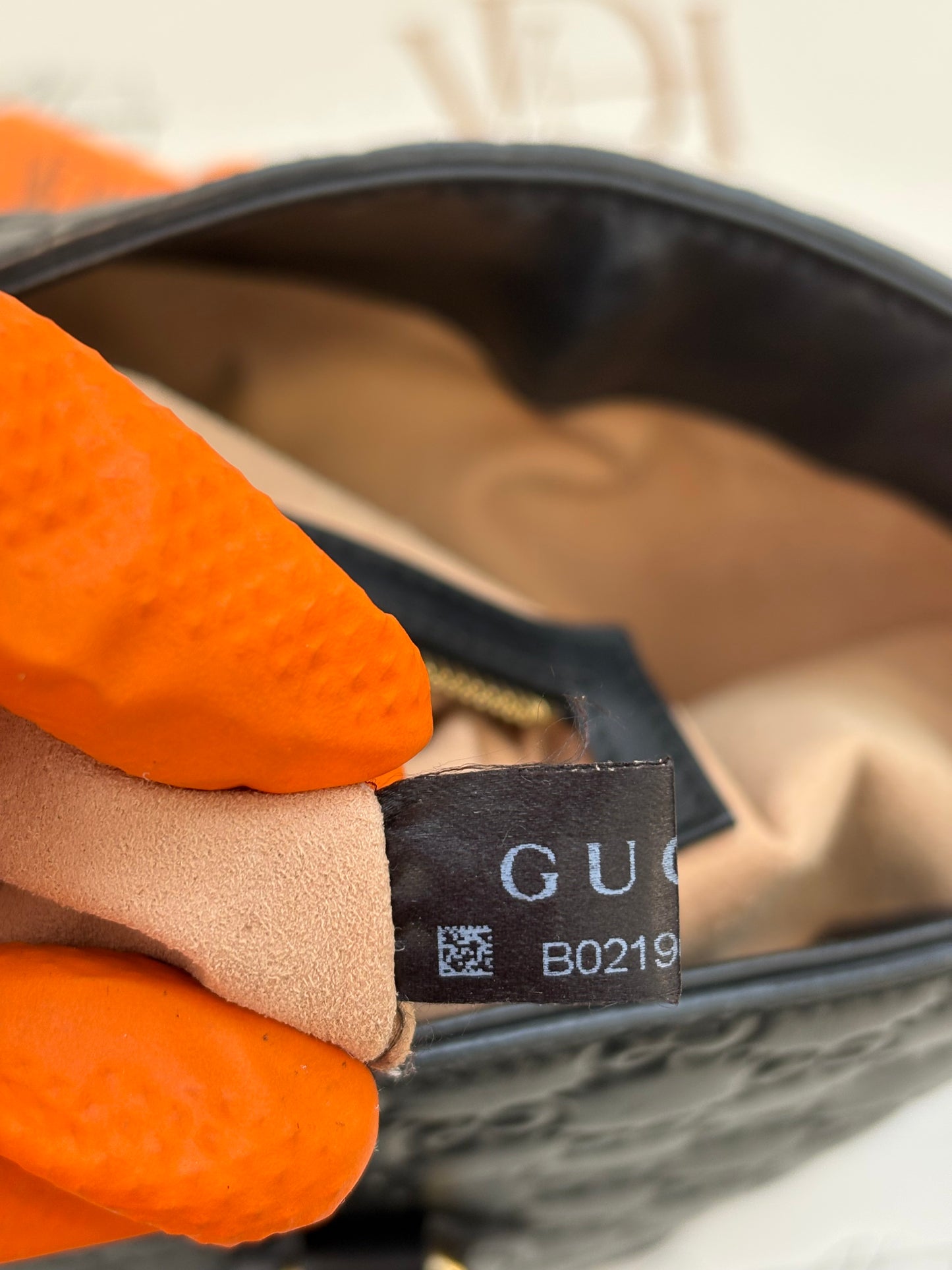 384279 - Gucci