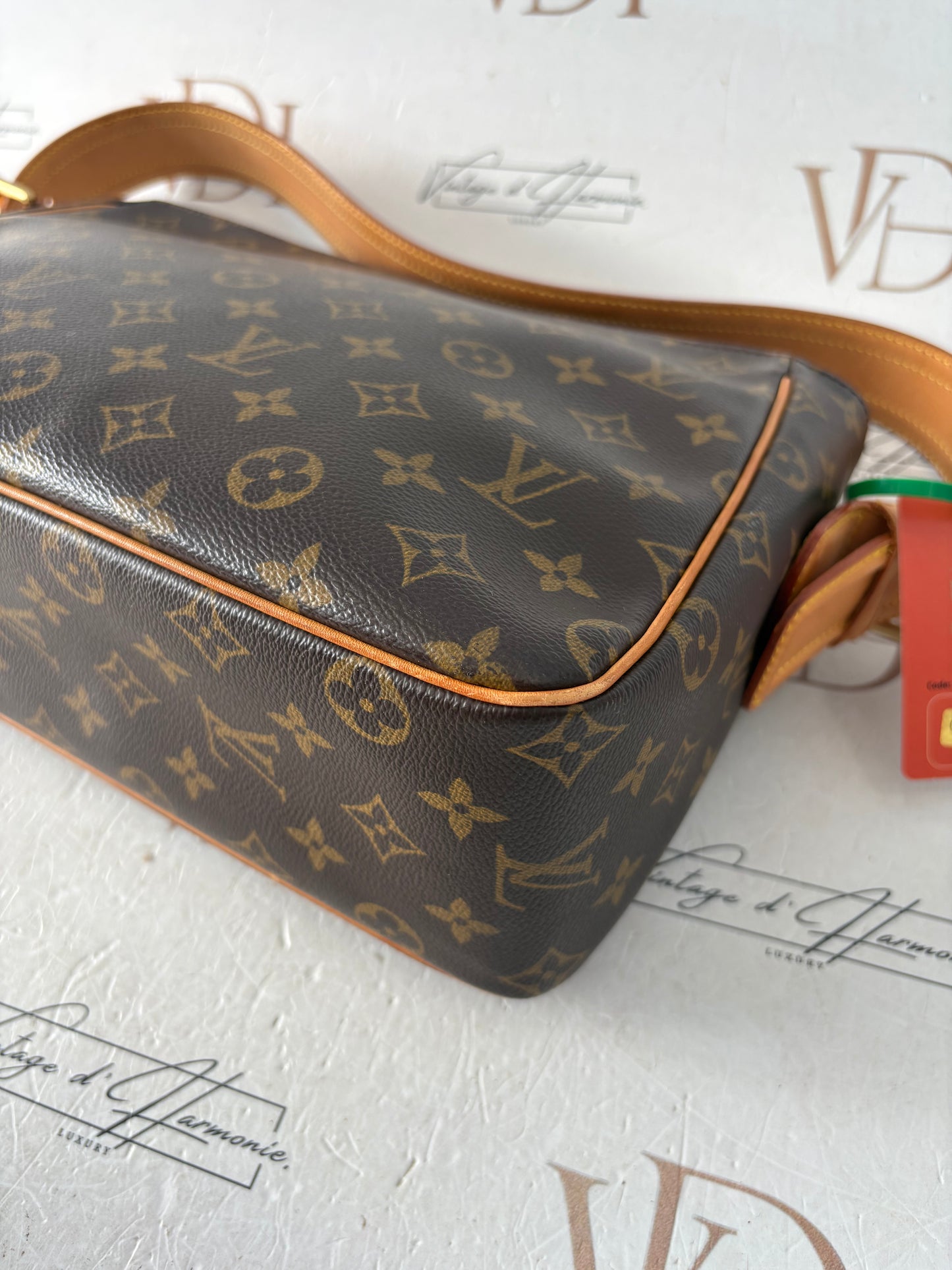 017103 - Louis Vuitton Viva Cite GM