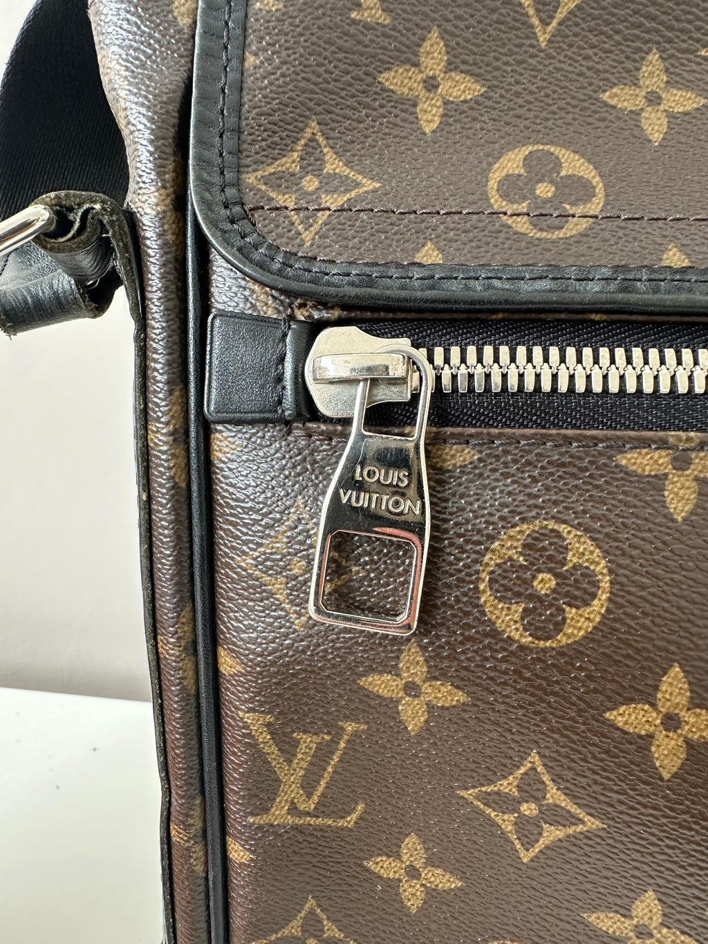 Louis Vuitton Macassar Bus MM