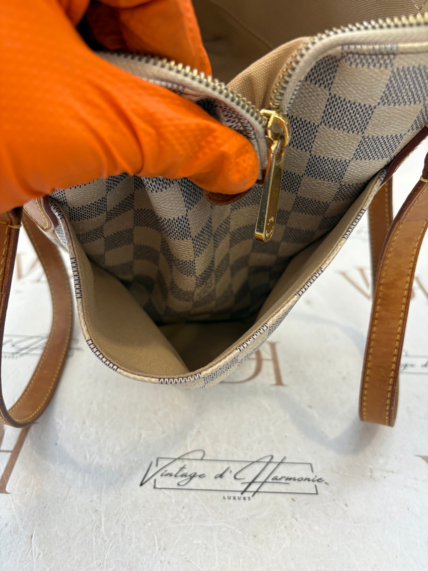 018417Louis Vuitton Totally PM