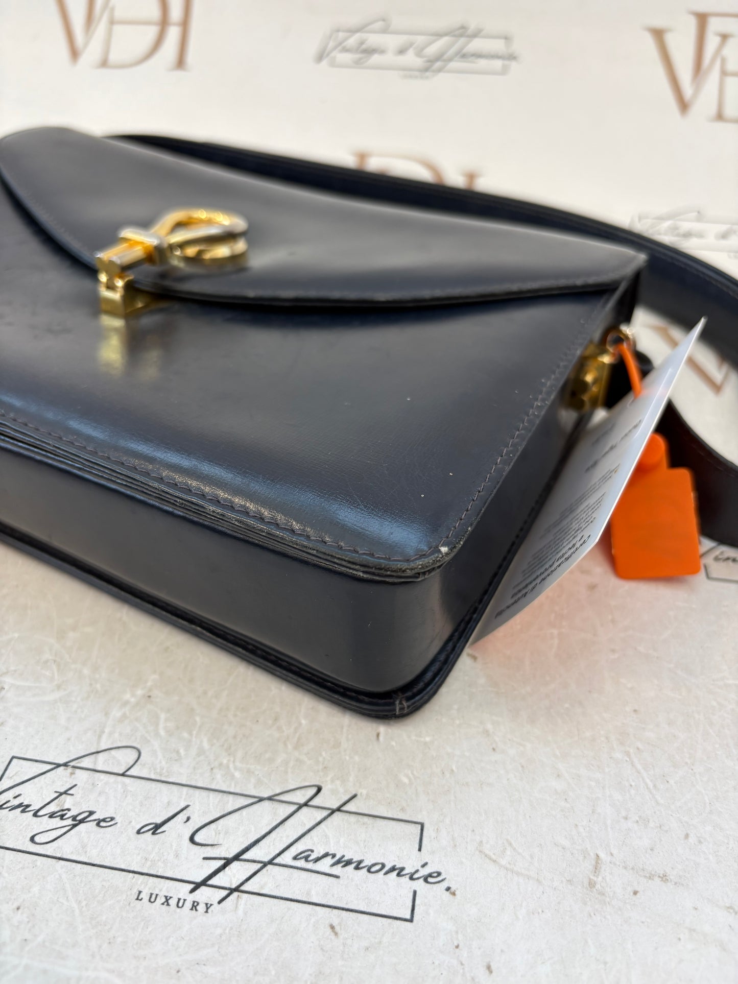 018214 - Gucci Tiger Eye