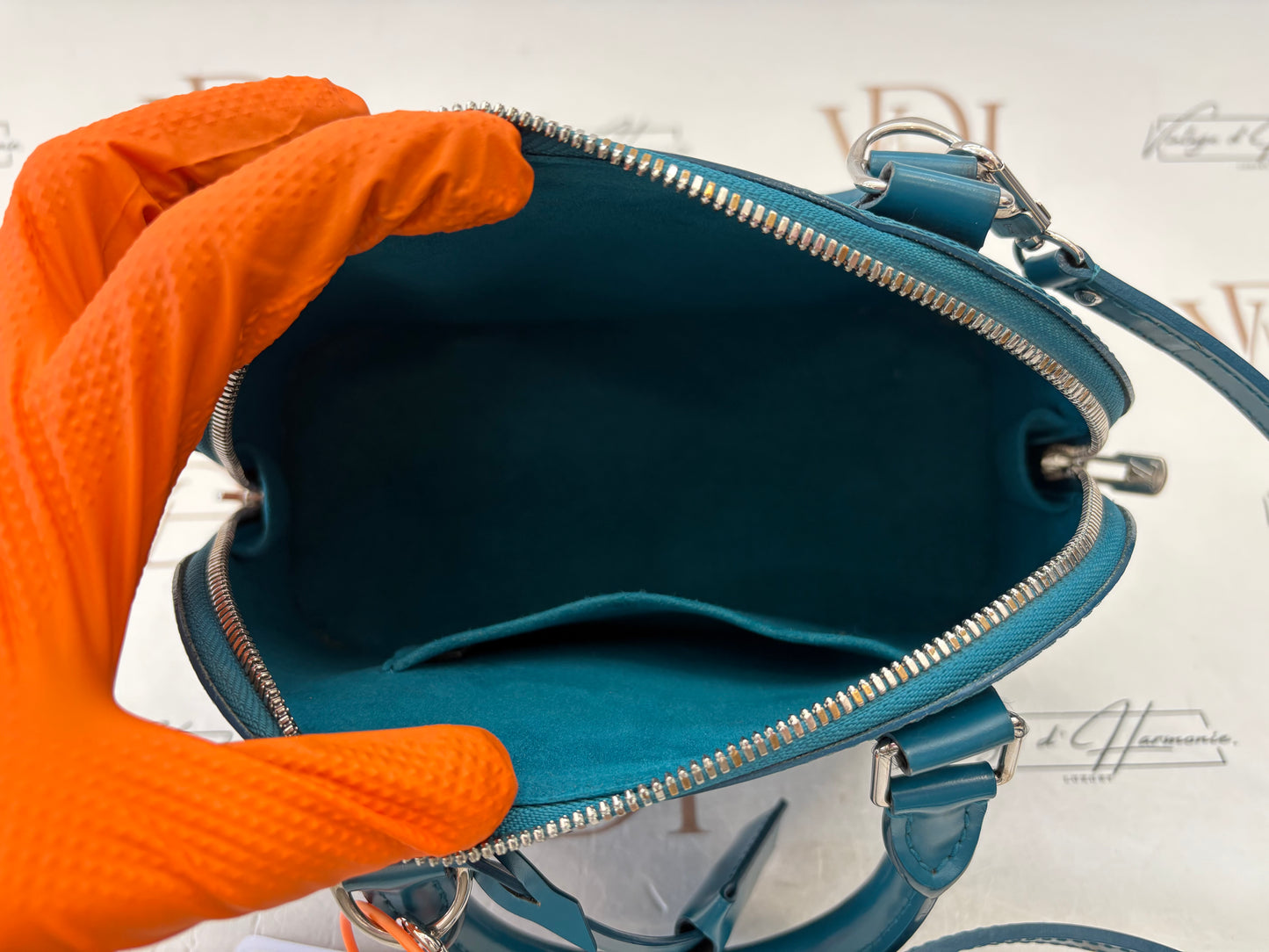 383505 - Louis Vuitton Alma BB Epi Blue