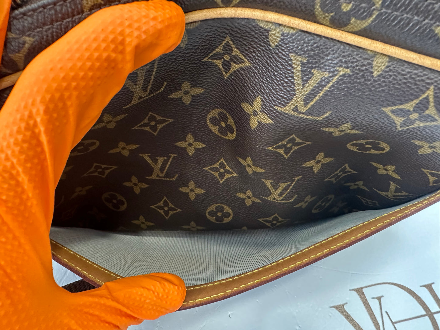 017934 - Louis Vuitton Reporter PM