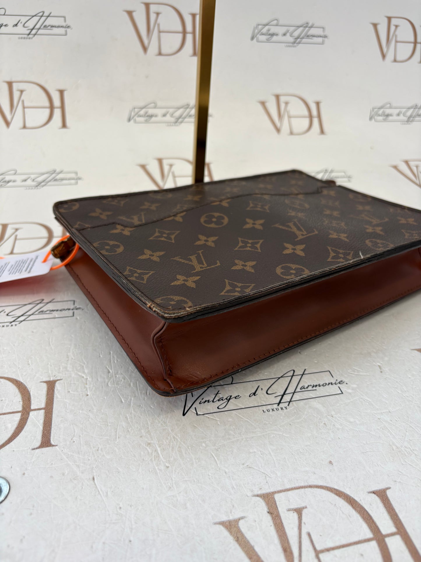 018390 - Louis Vuitton Pochette Homme