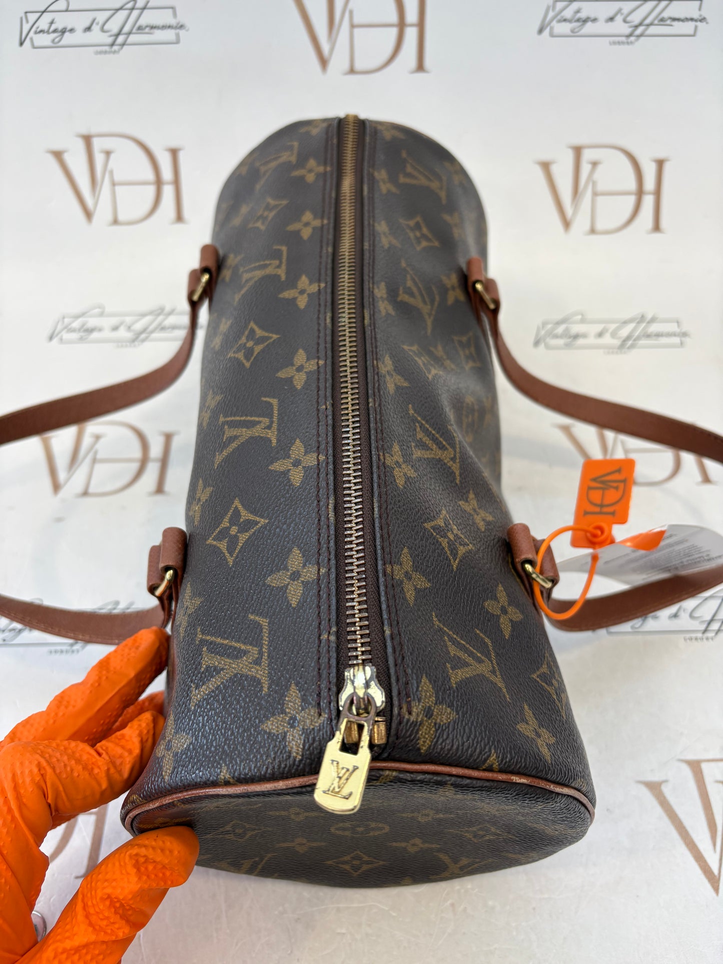 018992 - Louis Vuitton Papillon 30