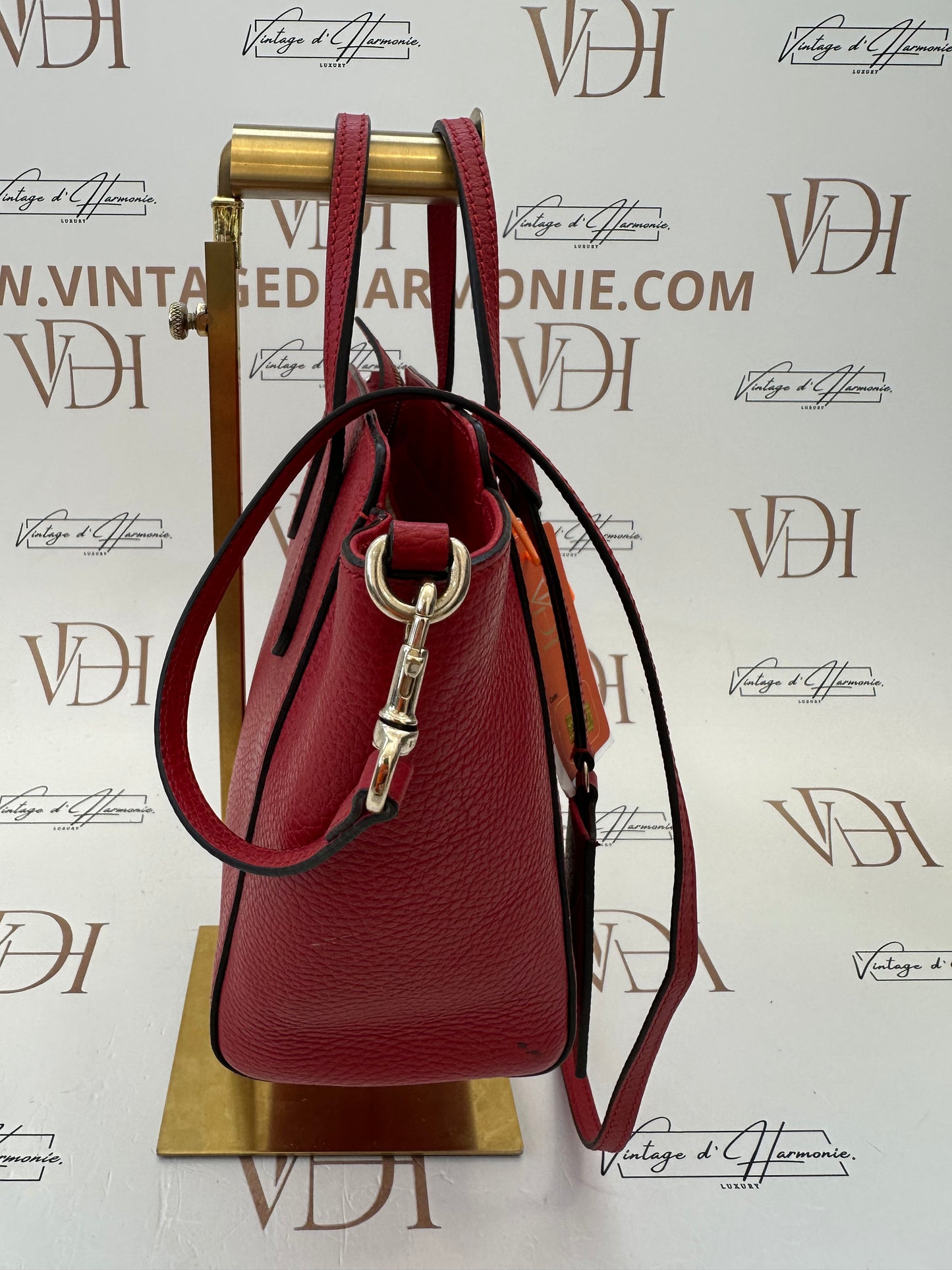 382541 - Gucci Swing