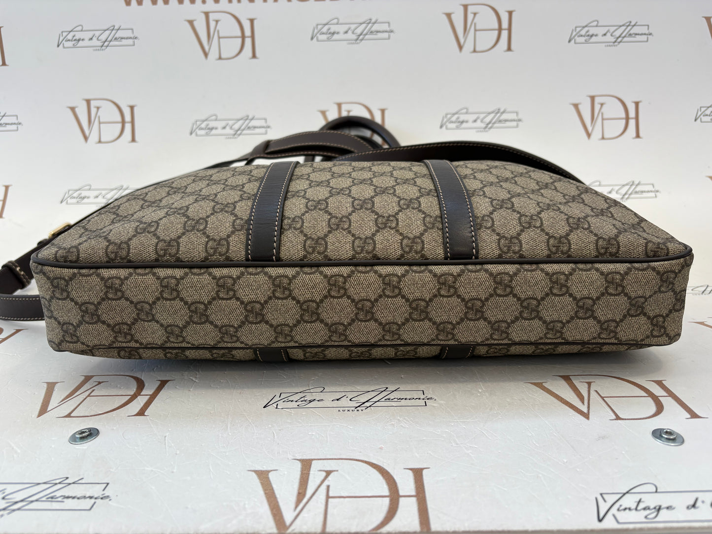 383128 - Gucci Messenger