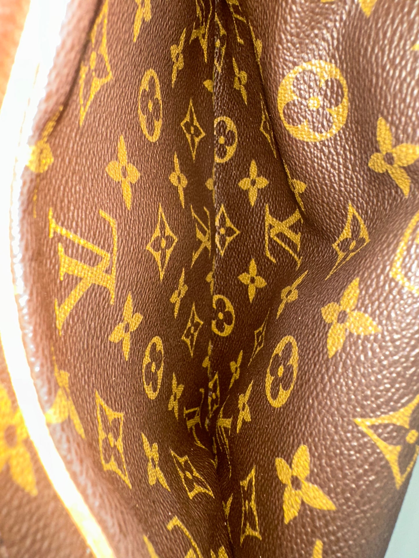 Louis Vuitton Saint German 24