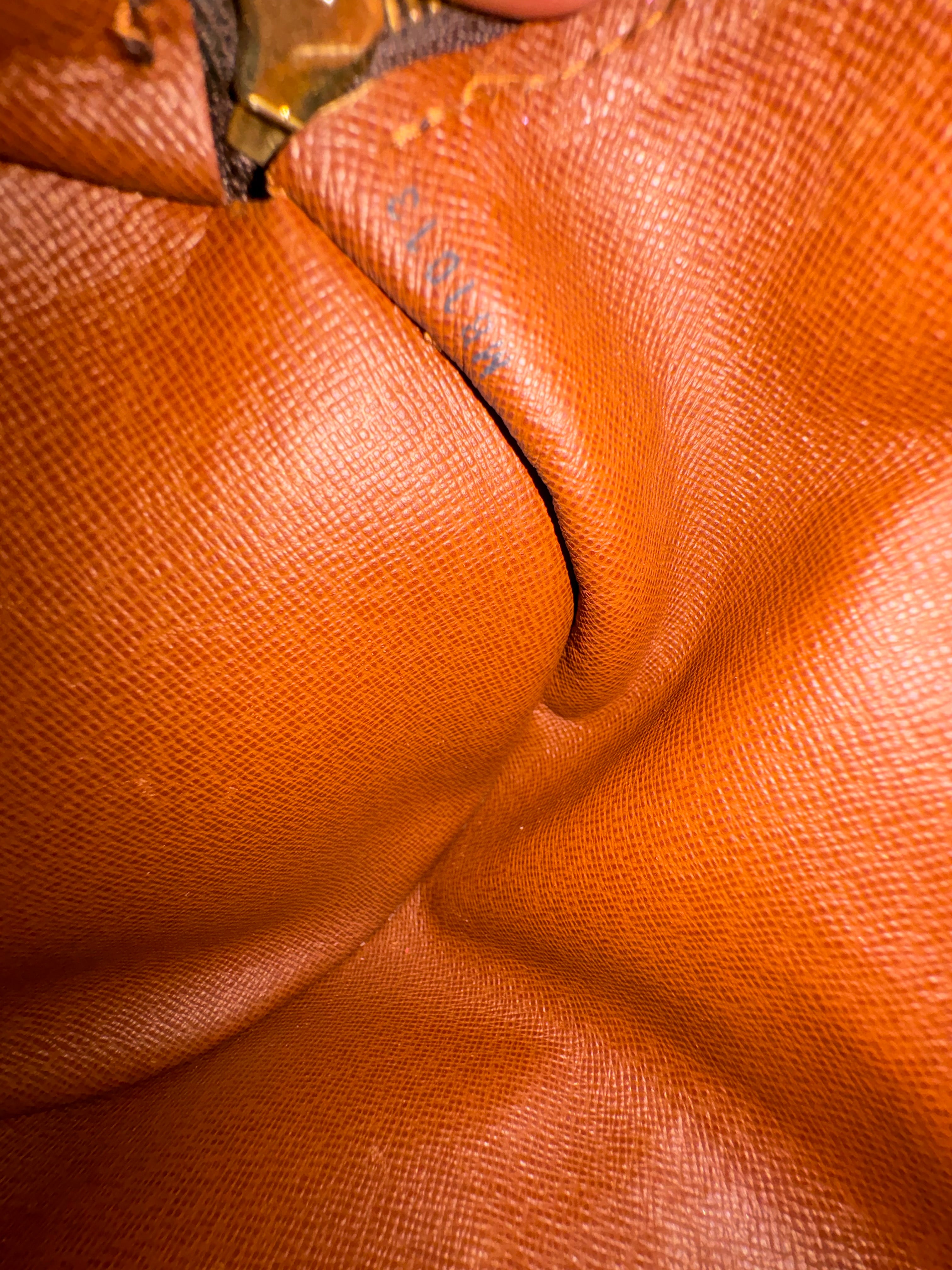 Louis Vuitton papillon 30 monogram