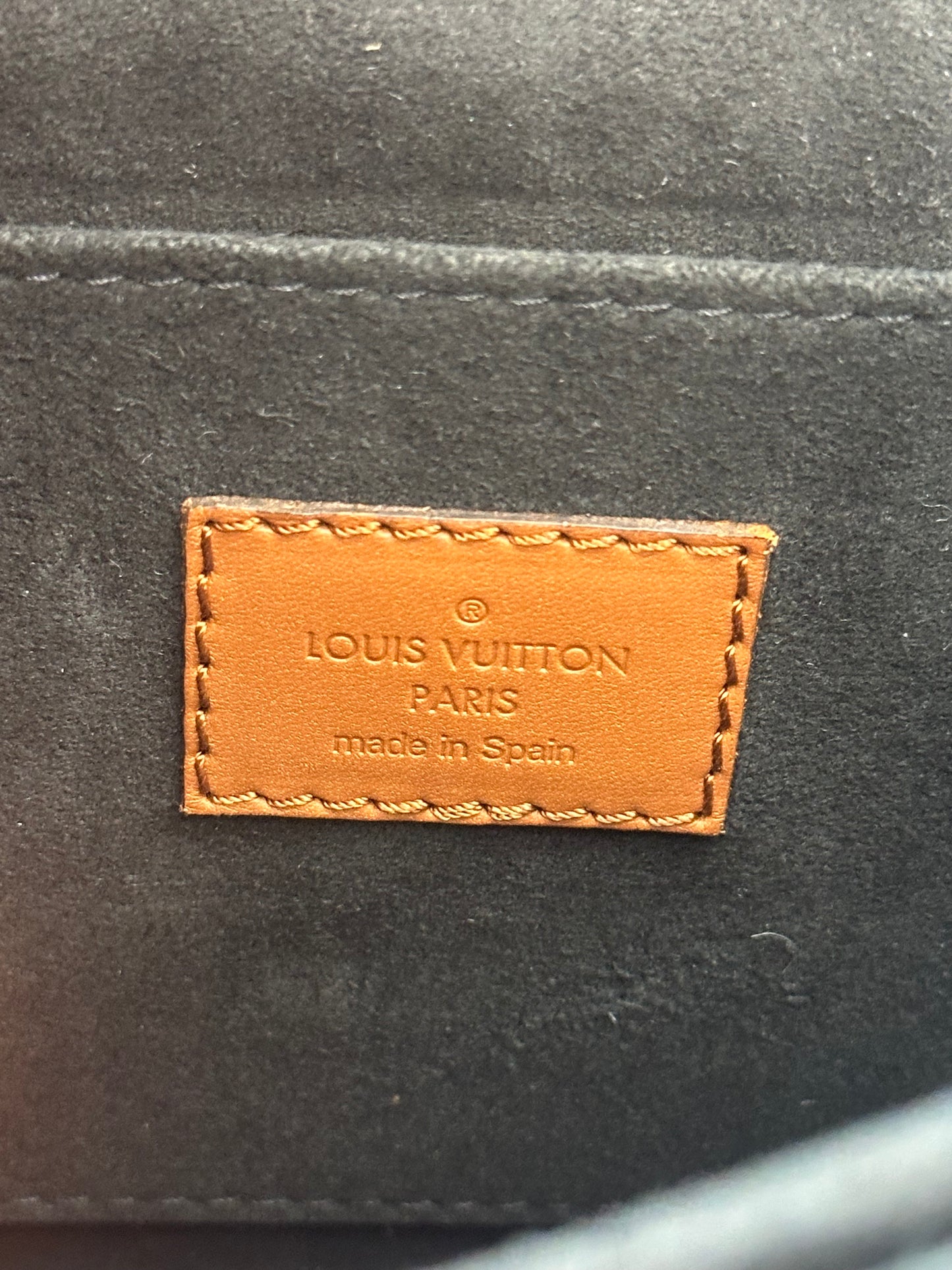 382762 - Louis Vuitton Dauphine