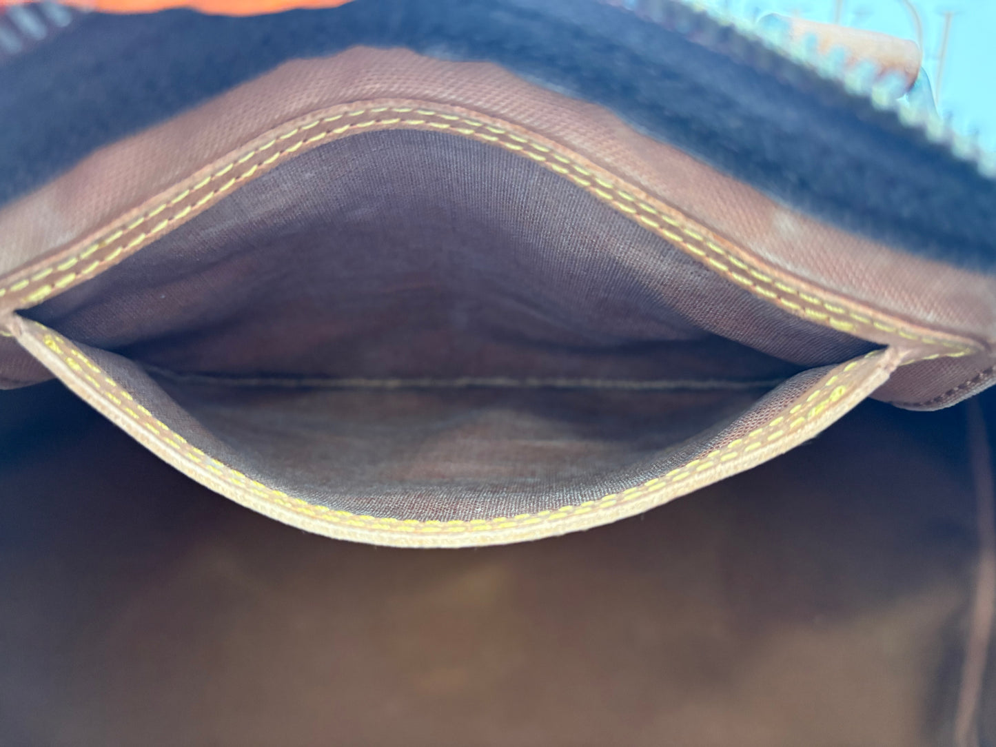 018997 - Louis Vuitton Speedy 40