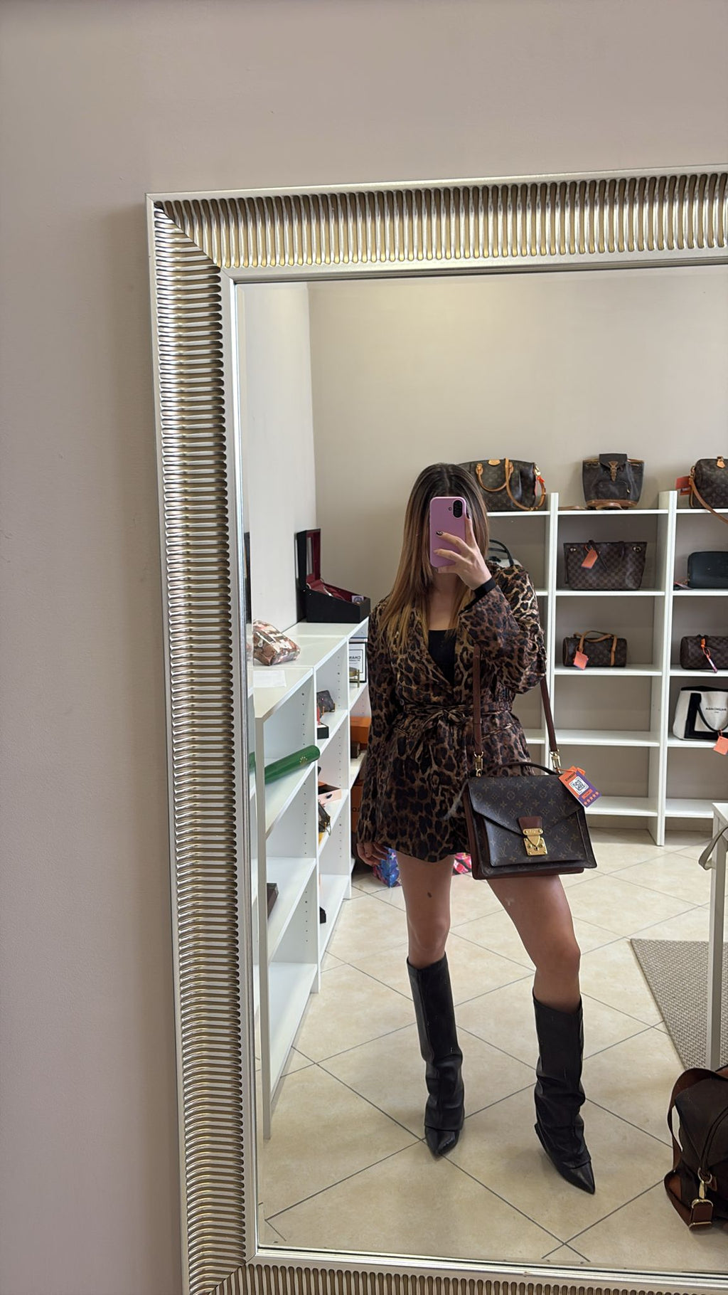 Louis Vuitton Monceau 28