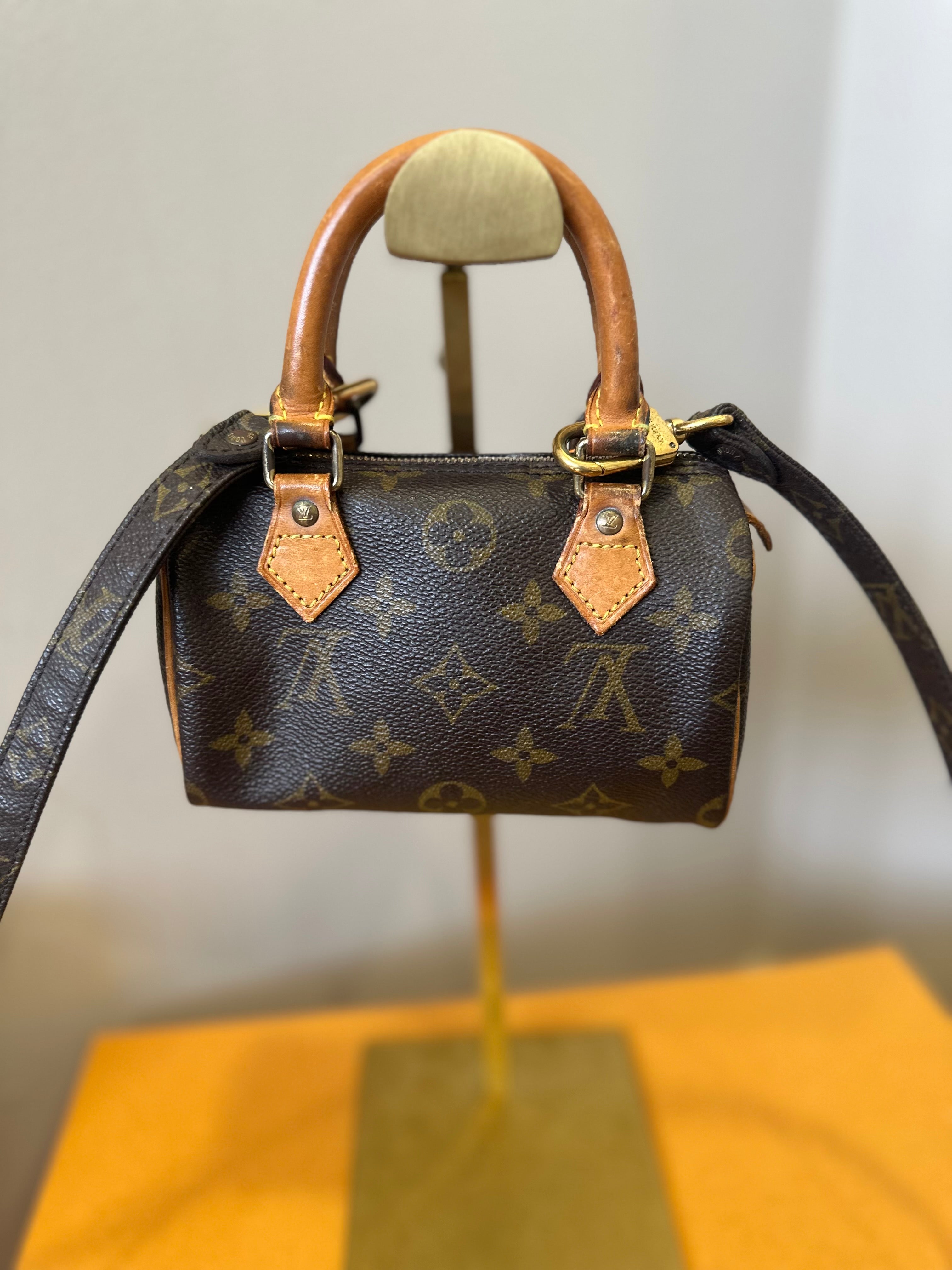 Louis Vuitton Nano Speedy + tracolla