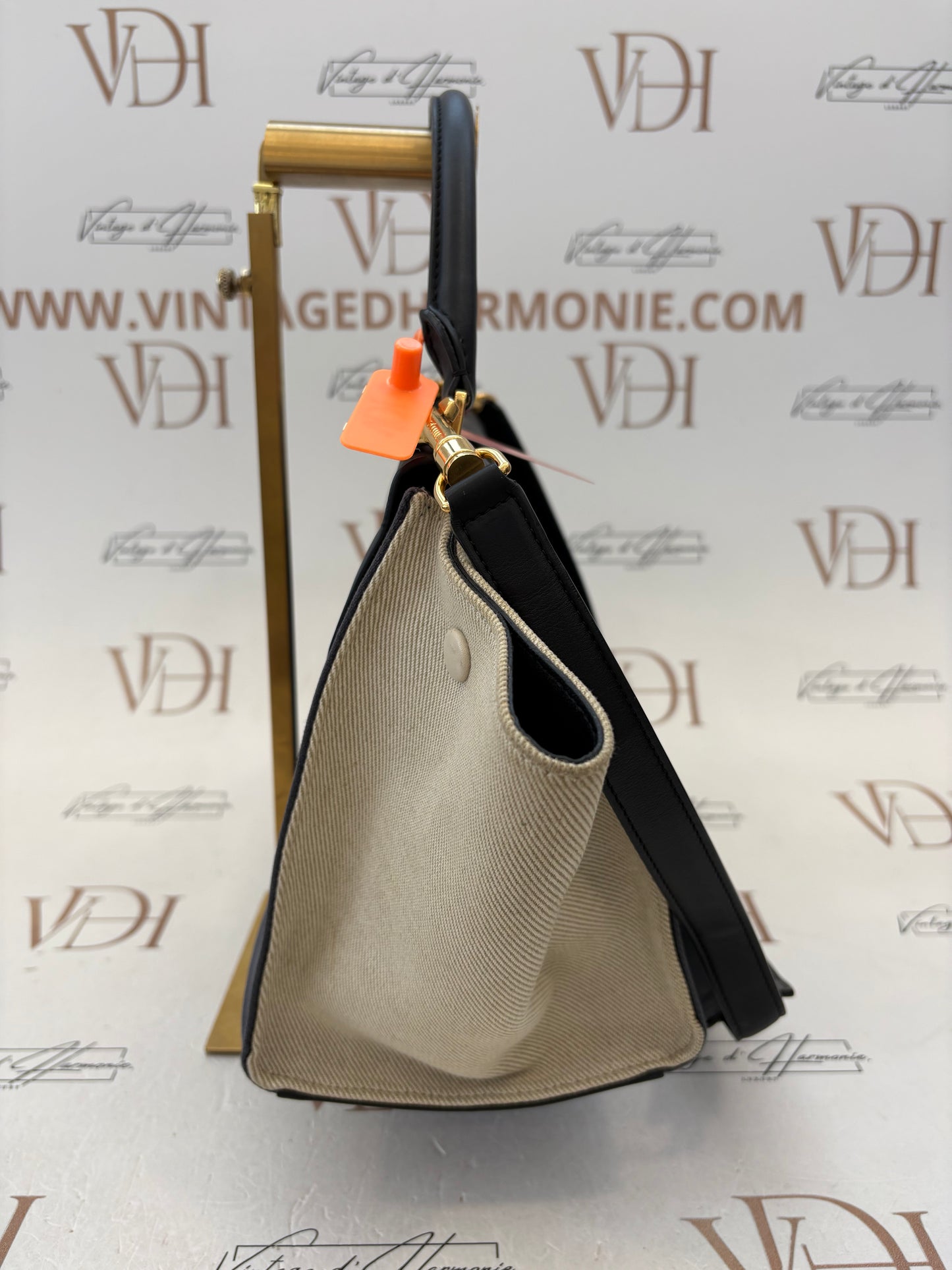 383730 - Céline Trapeze