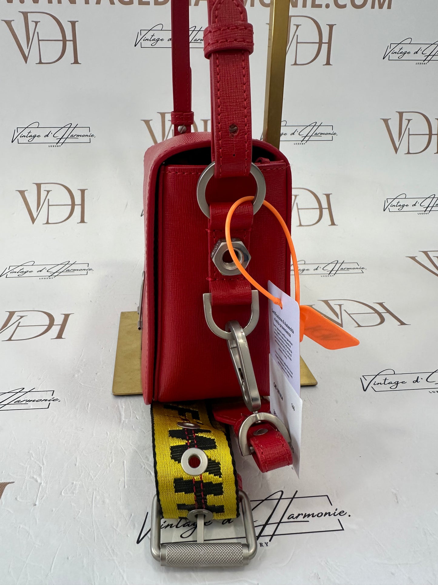 382375 - Off-White