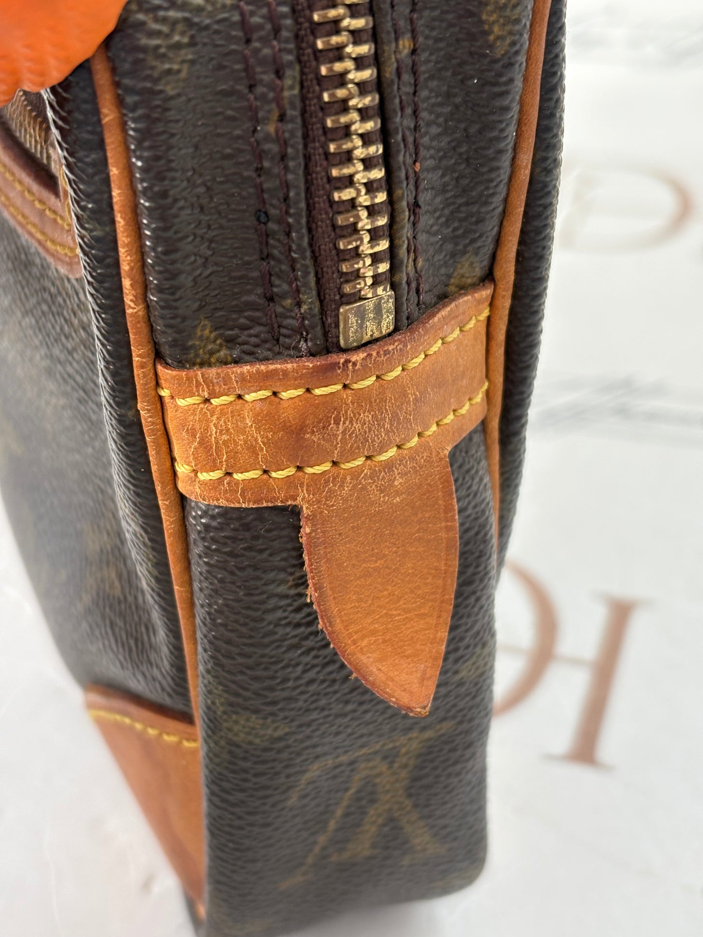 018960 - Louis Vuitton Dragonne GM
