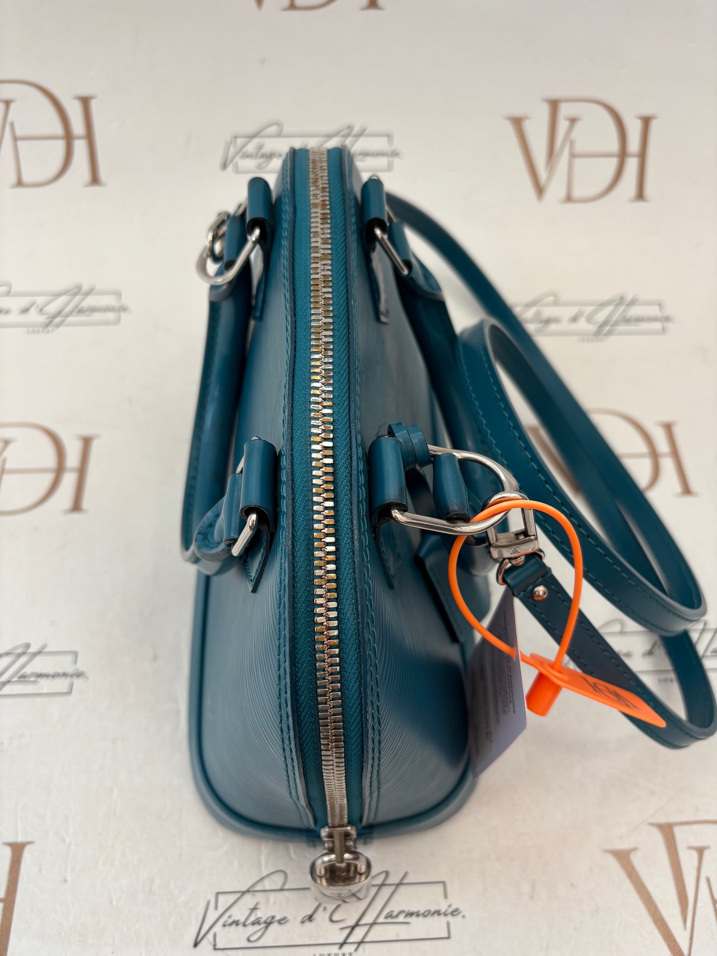 383505 - Louis Vuitton Alma BB Epi Blue