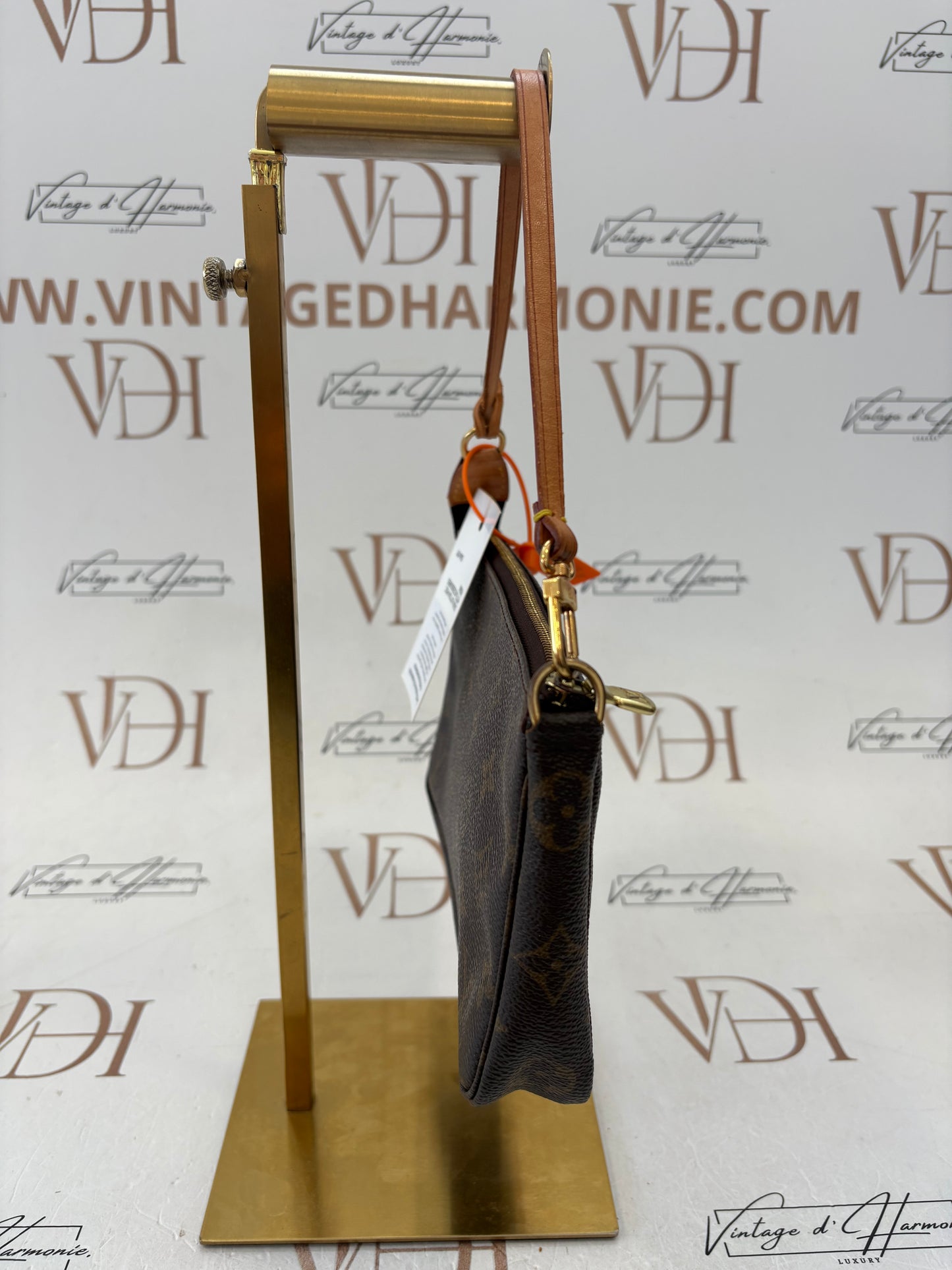 018913 - Louis Vuitton Pochette Accessoires