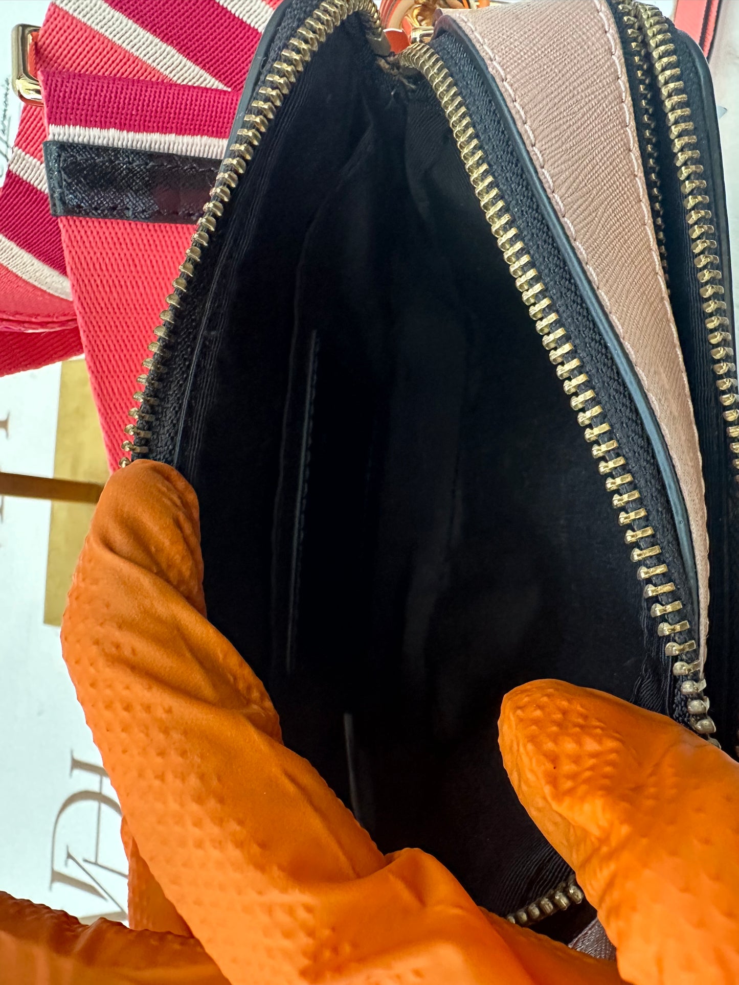 382204 - Marc Jacobs Snapshot