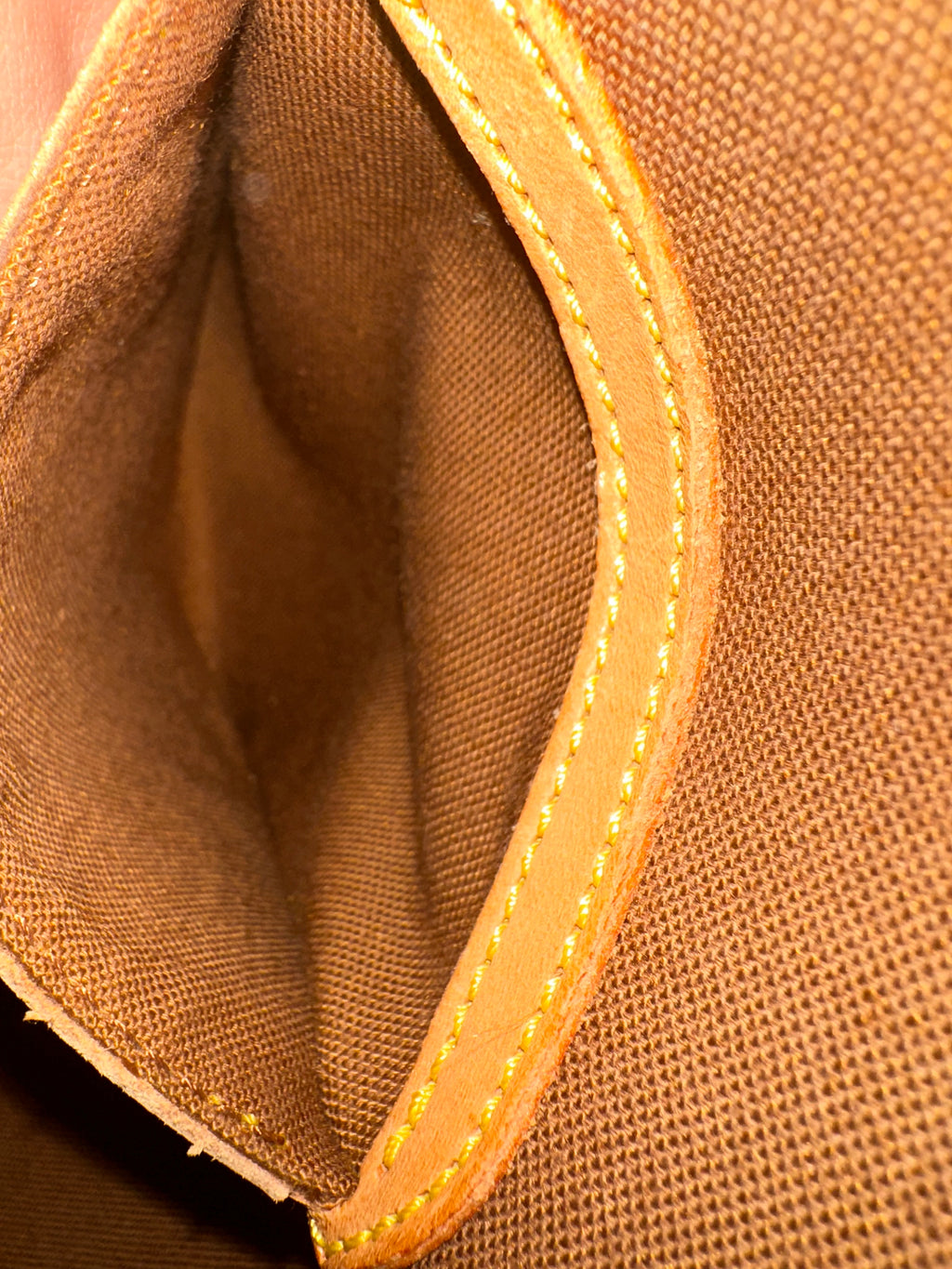 Louis Vuitton Ellipse PM