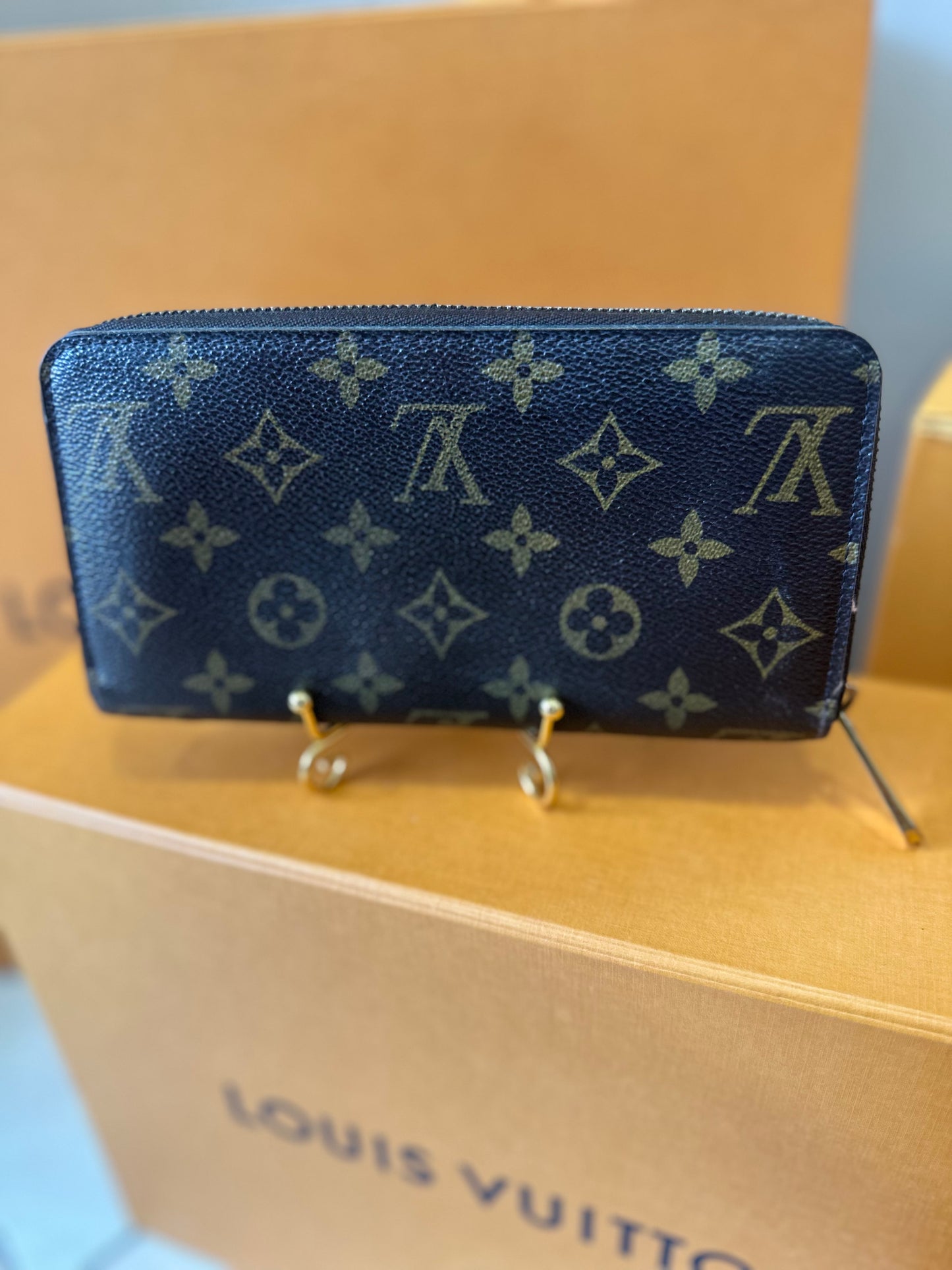 Louis Vuitton Zippy Wallet
