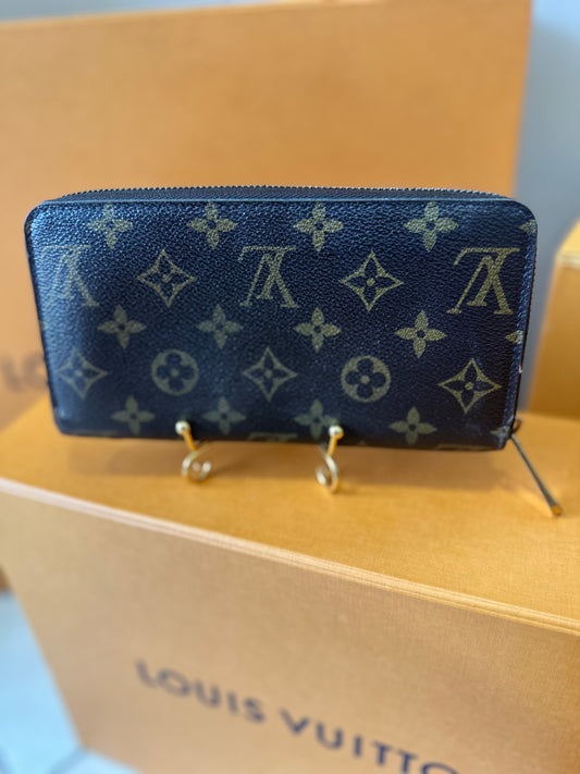 Louis Vuitton Zippy Wallet