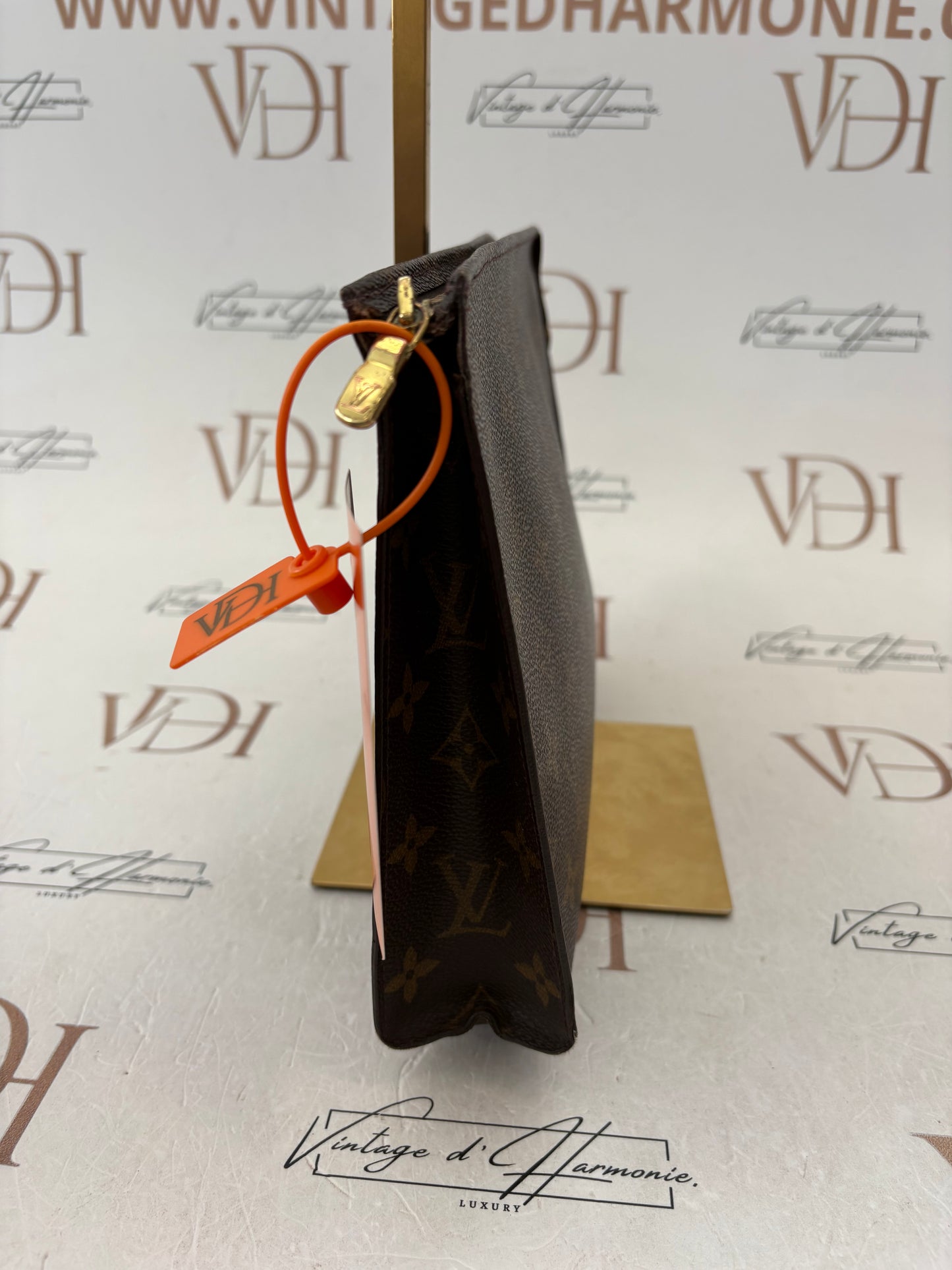 017704 - Louis Vuitton Pochette Toilette 26
