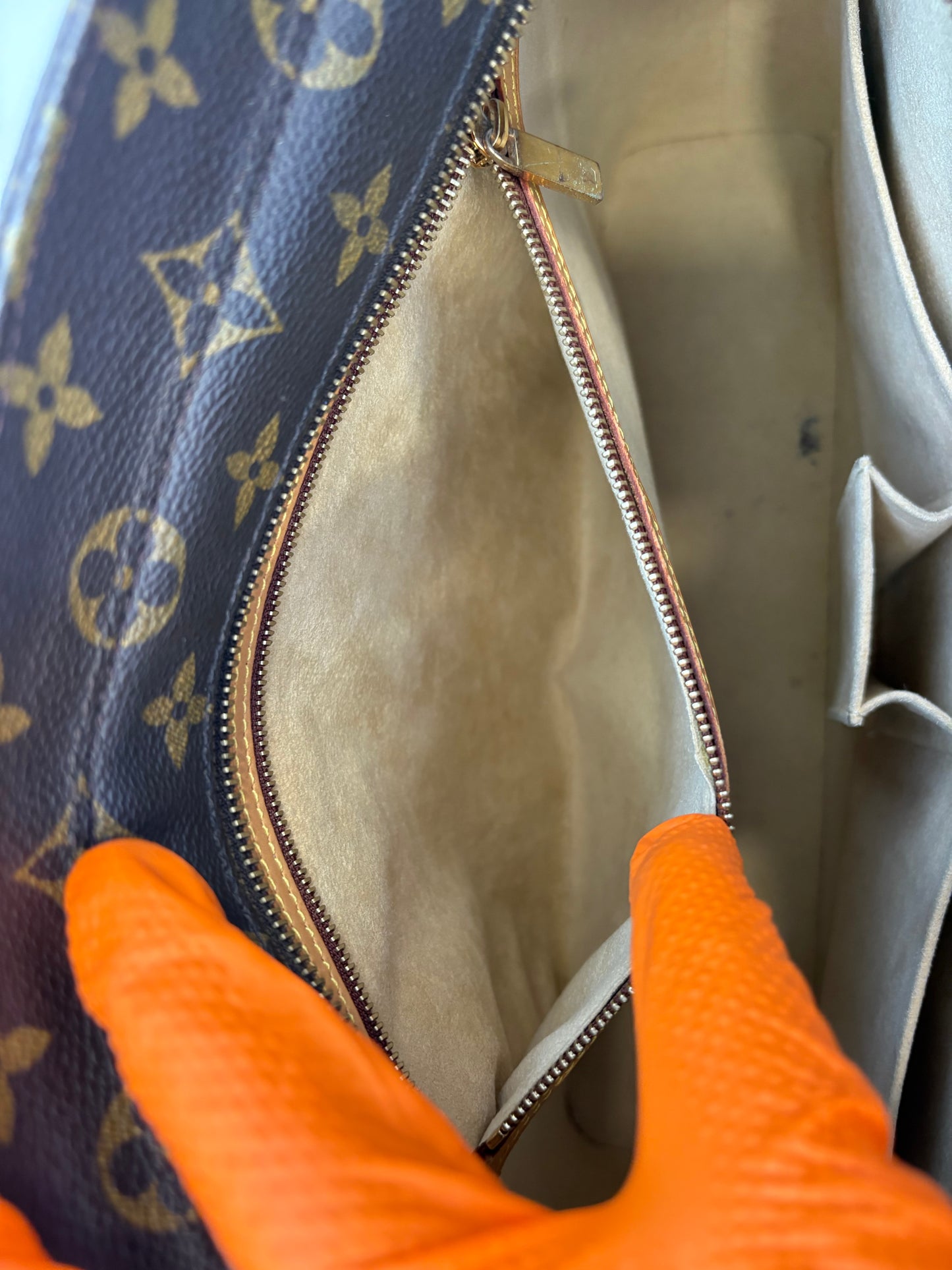 018770 - Louis Vuitton Luco