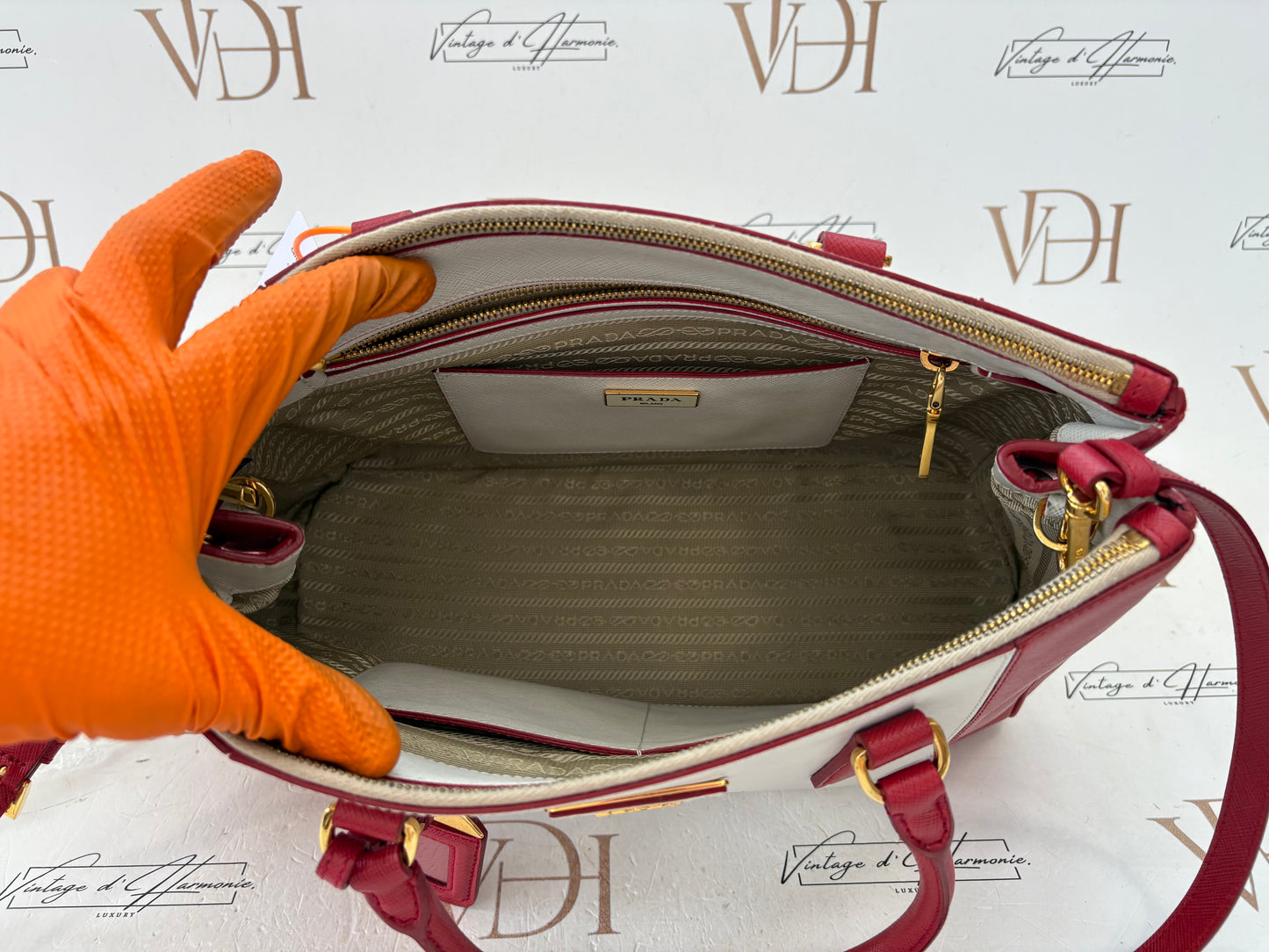 201448 - Prada Galleria