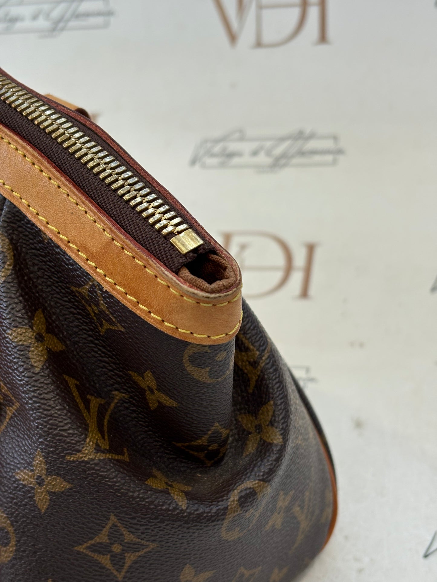 018378 - Louis Vuitton Tivoli PM