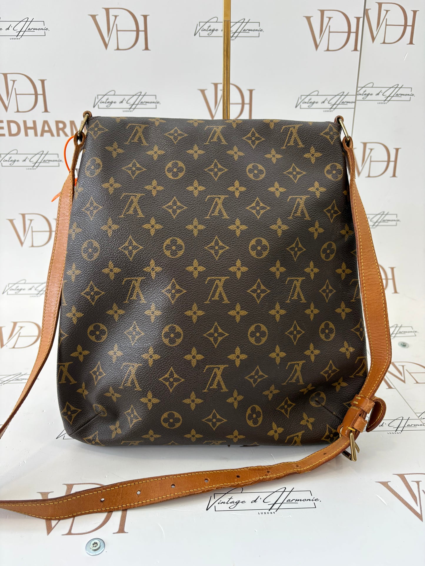 018990 - Louis Vuitton Musette