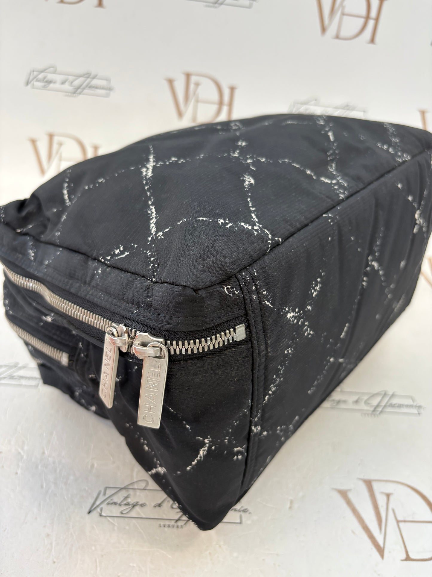 018334 - Chanel Jacquard Travel Line