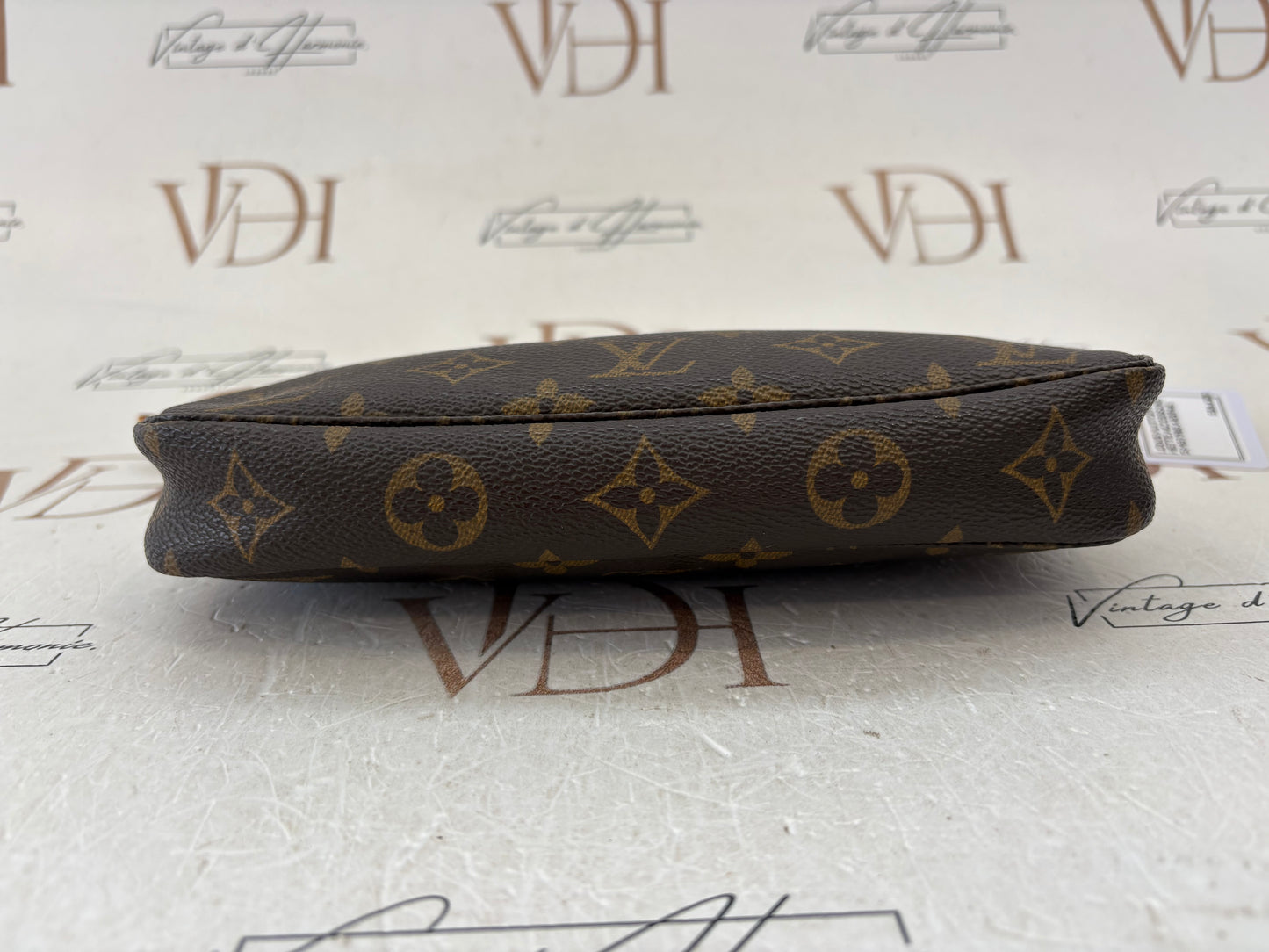 018355 - Louis Vuitton Pochette Accessoires