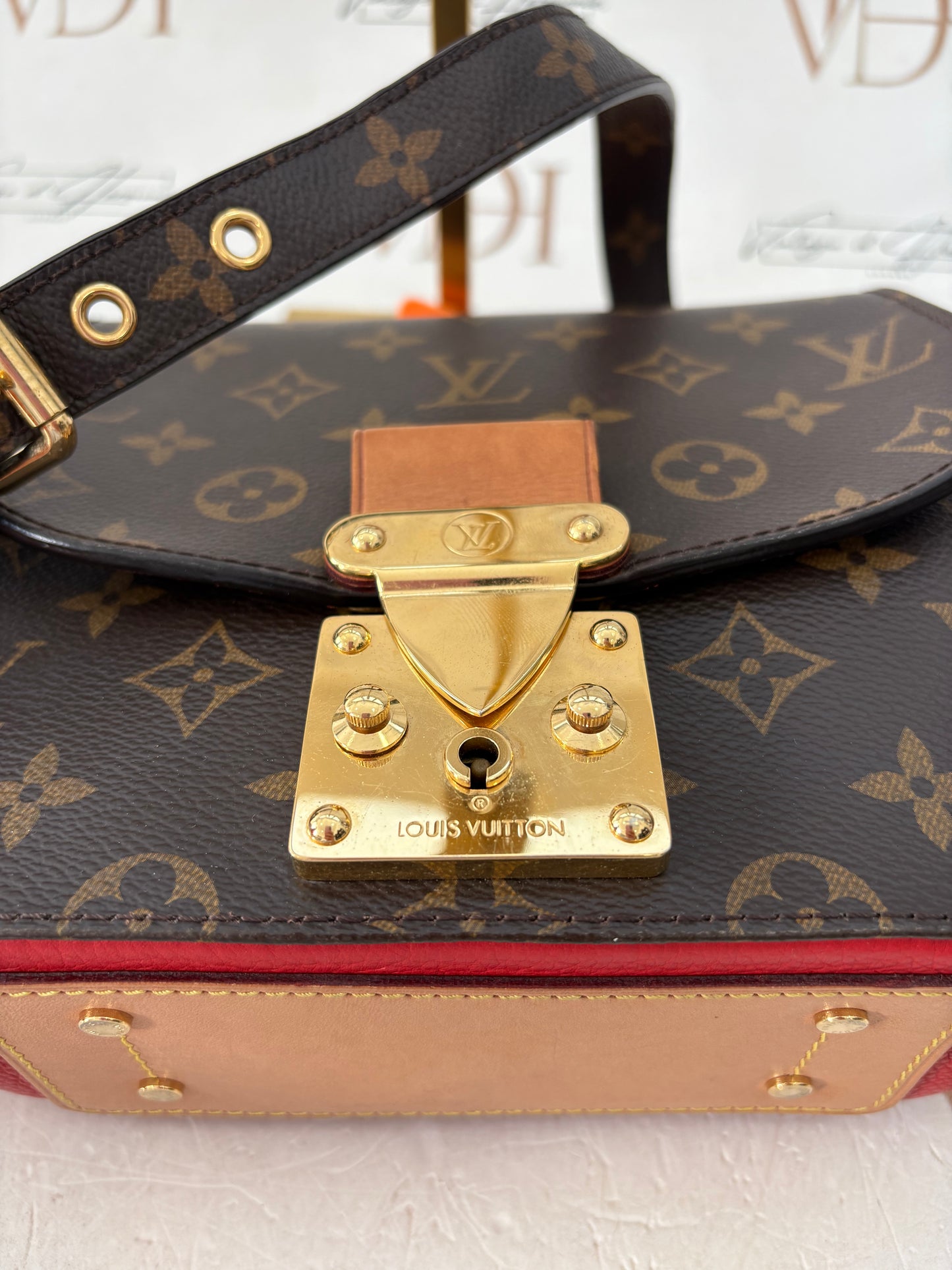 384087 - Louis Vuitton Eden