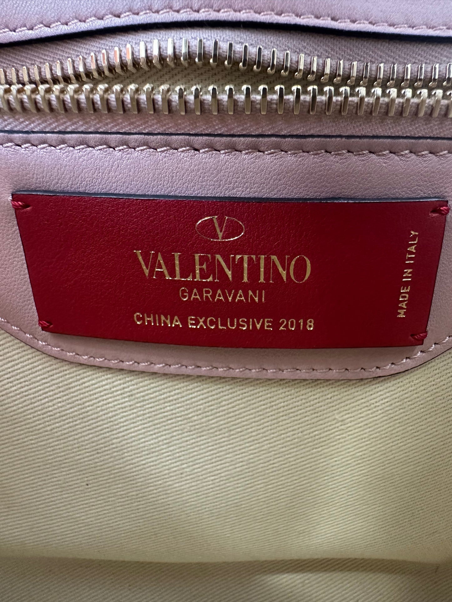 382347 - Valentino Candystud