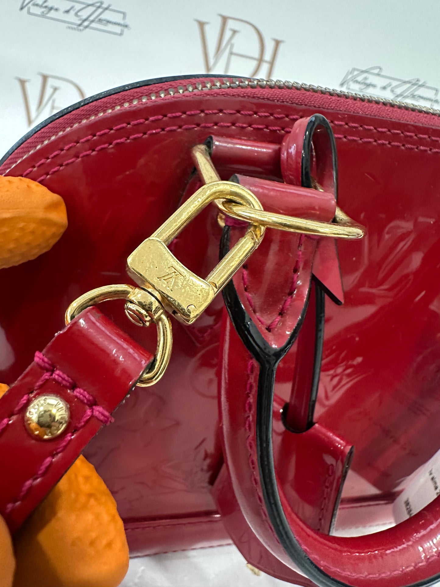 382849 - Louis Vuitton Alma BB Vernis