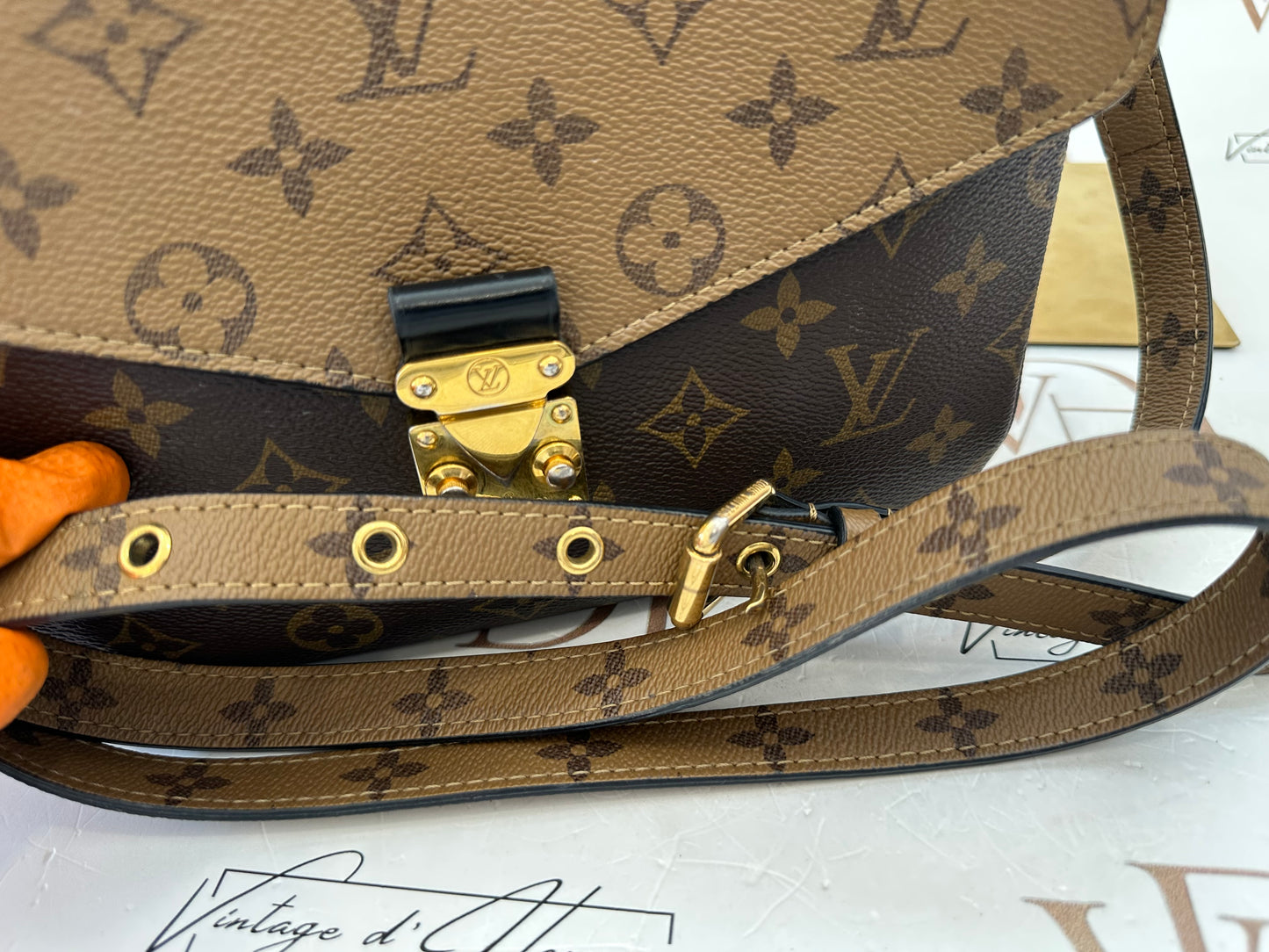 102326 - Louis Vuitton Metis Reverse