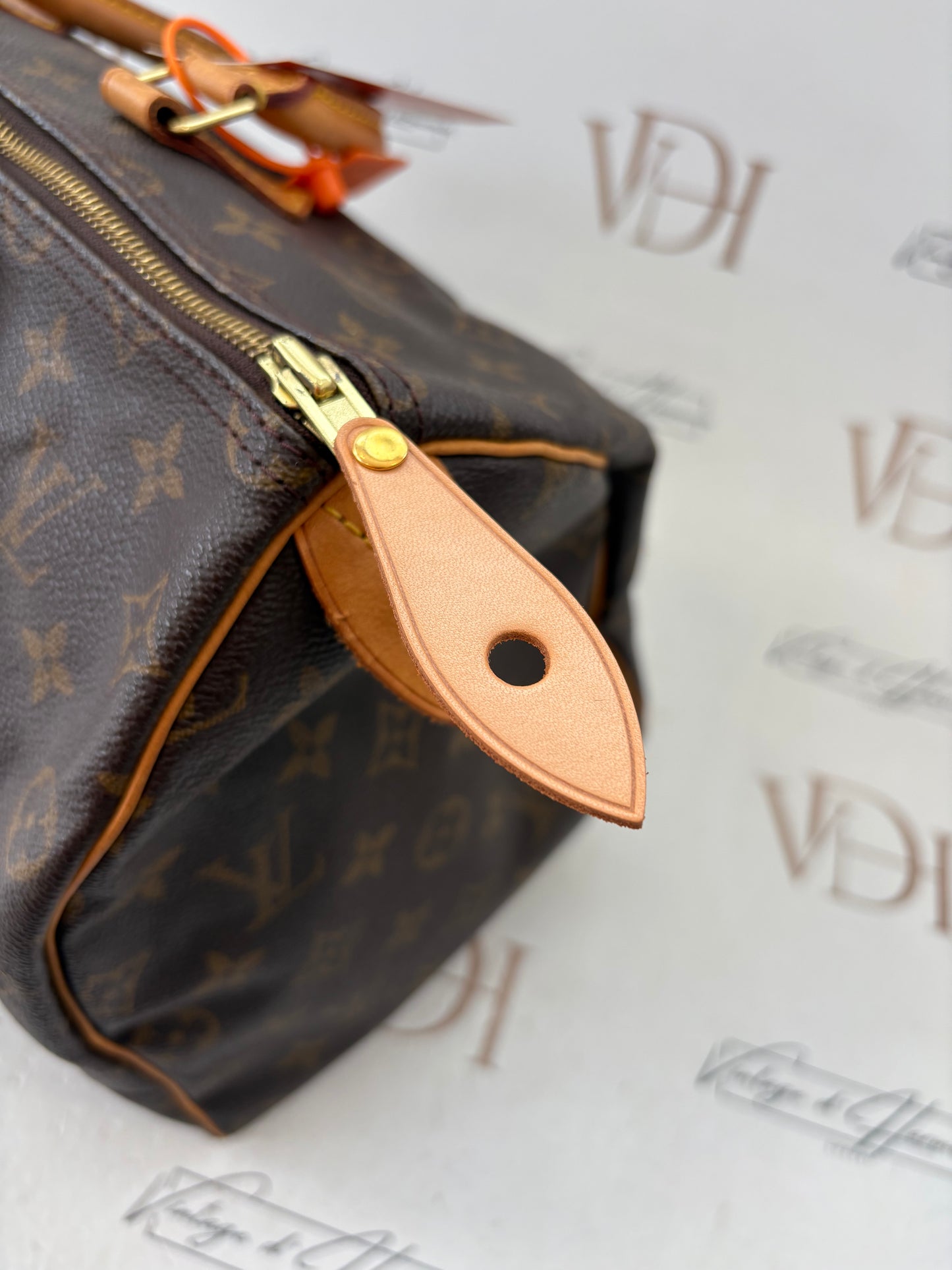 018787 - Louis Vuitton Speedy 35