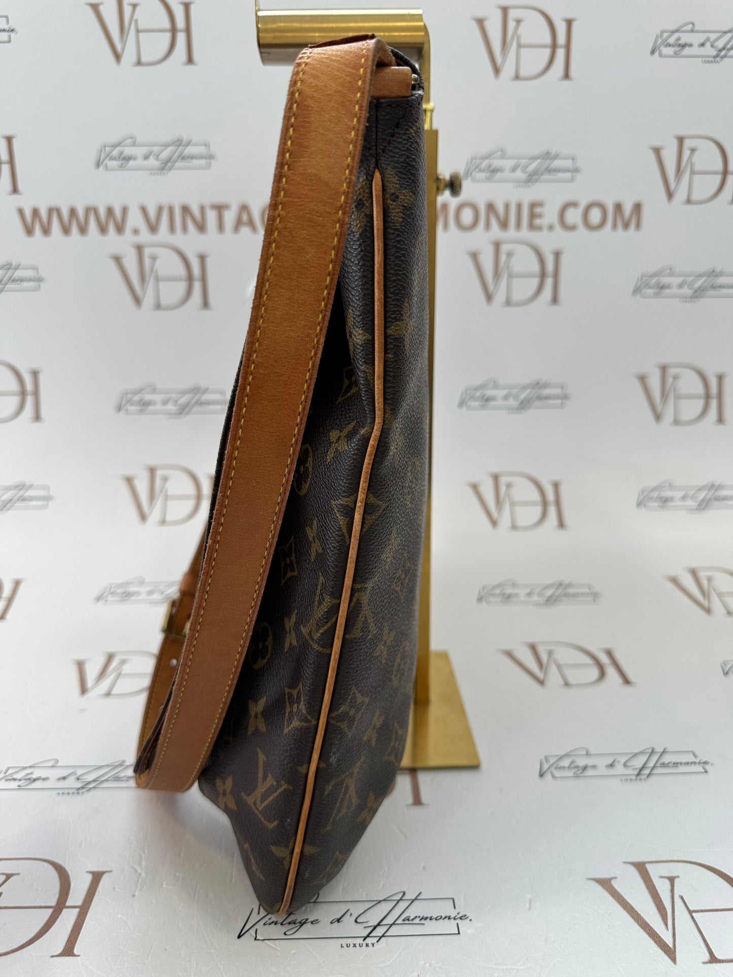 017918 - Louis Vuitton Musette