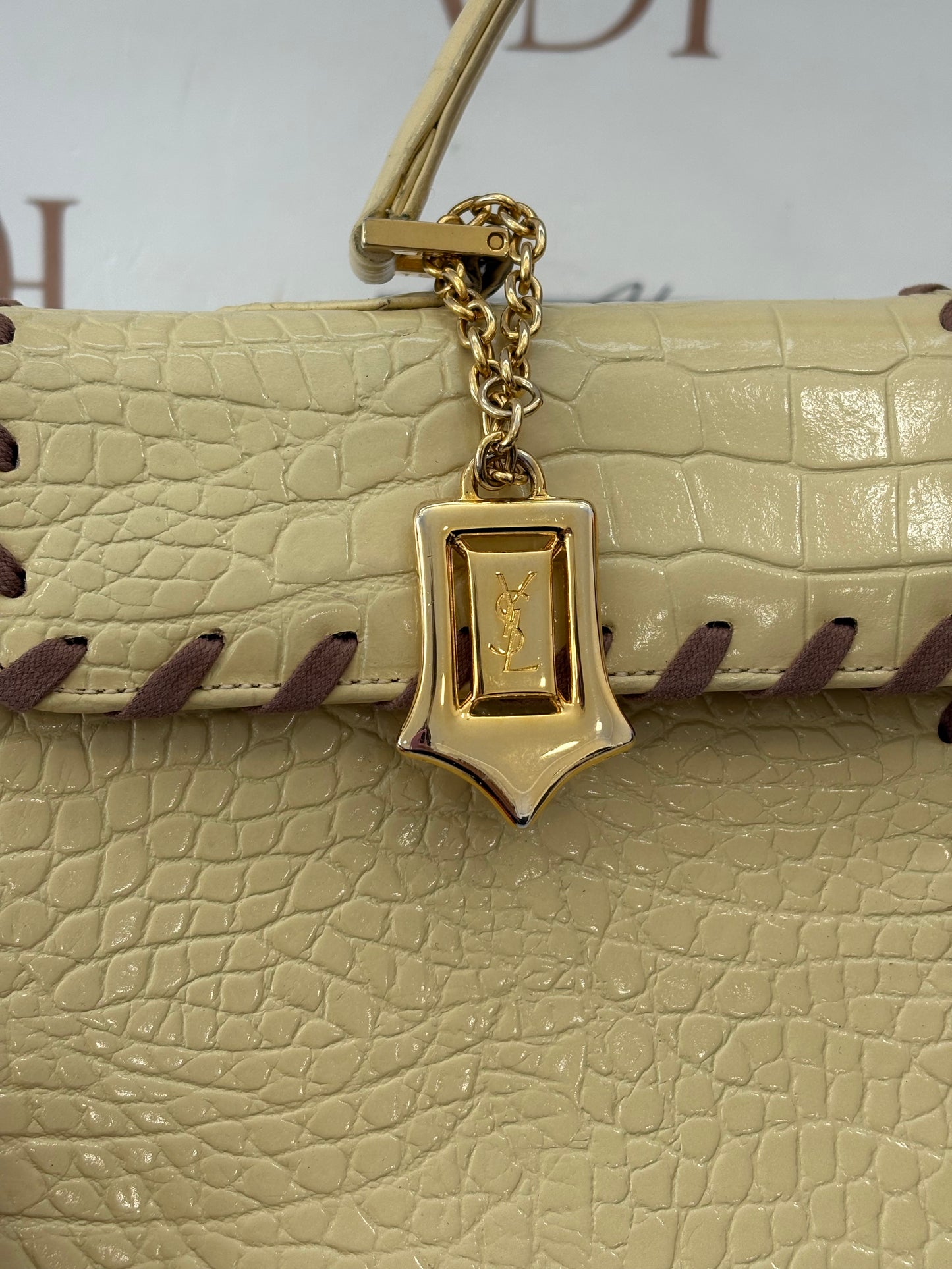 018975 - Yves Saint Laurent Yellow