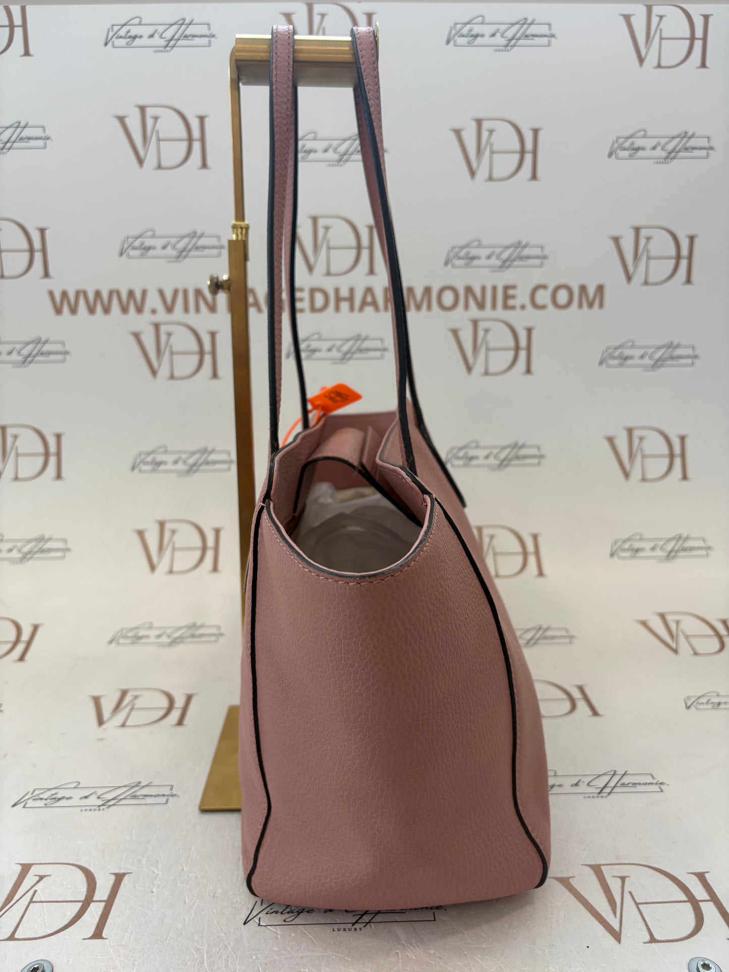 383907 - Gucci Swing