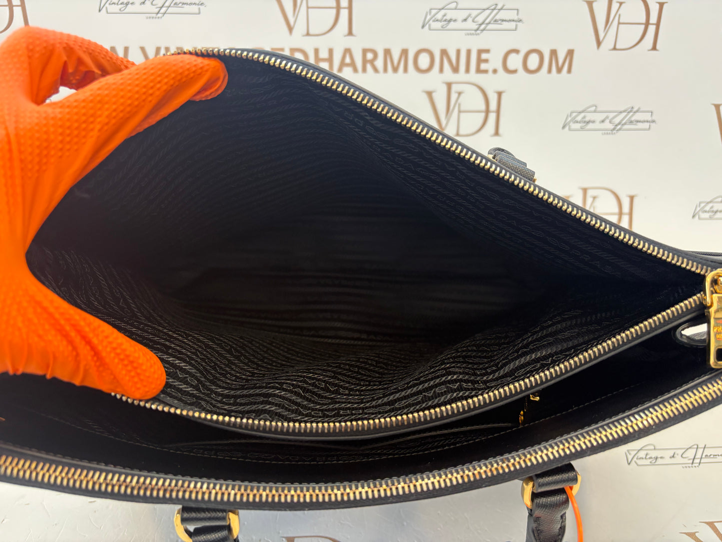383817 - Prada Galleria GM Black